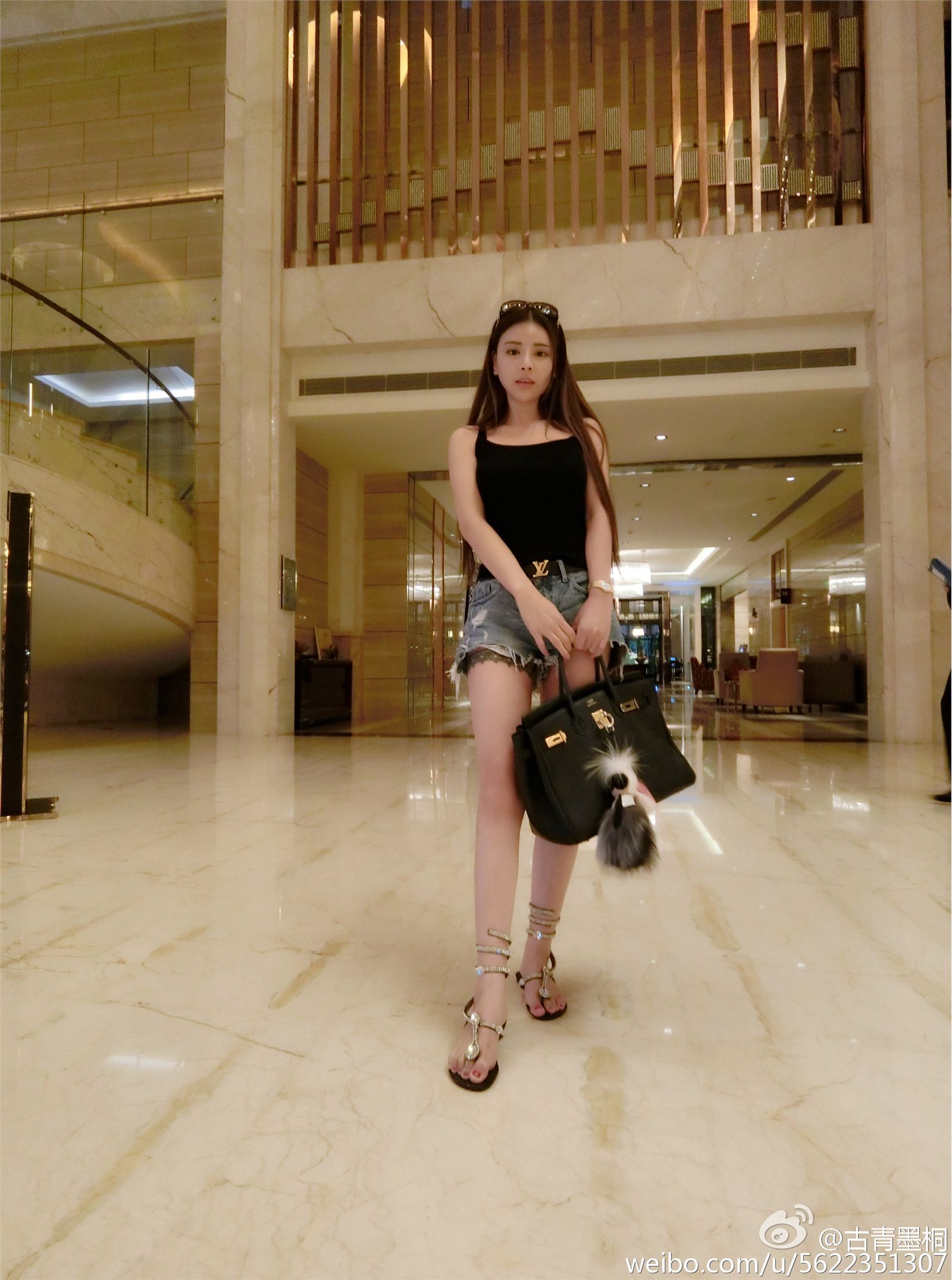 网络红人苏夏妞妞最新微博工作图集 苏夏新微薄