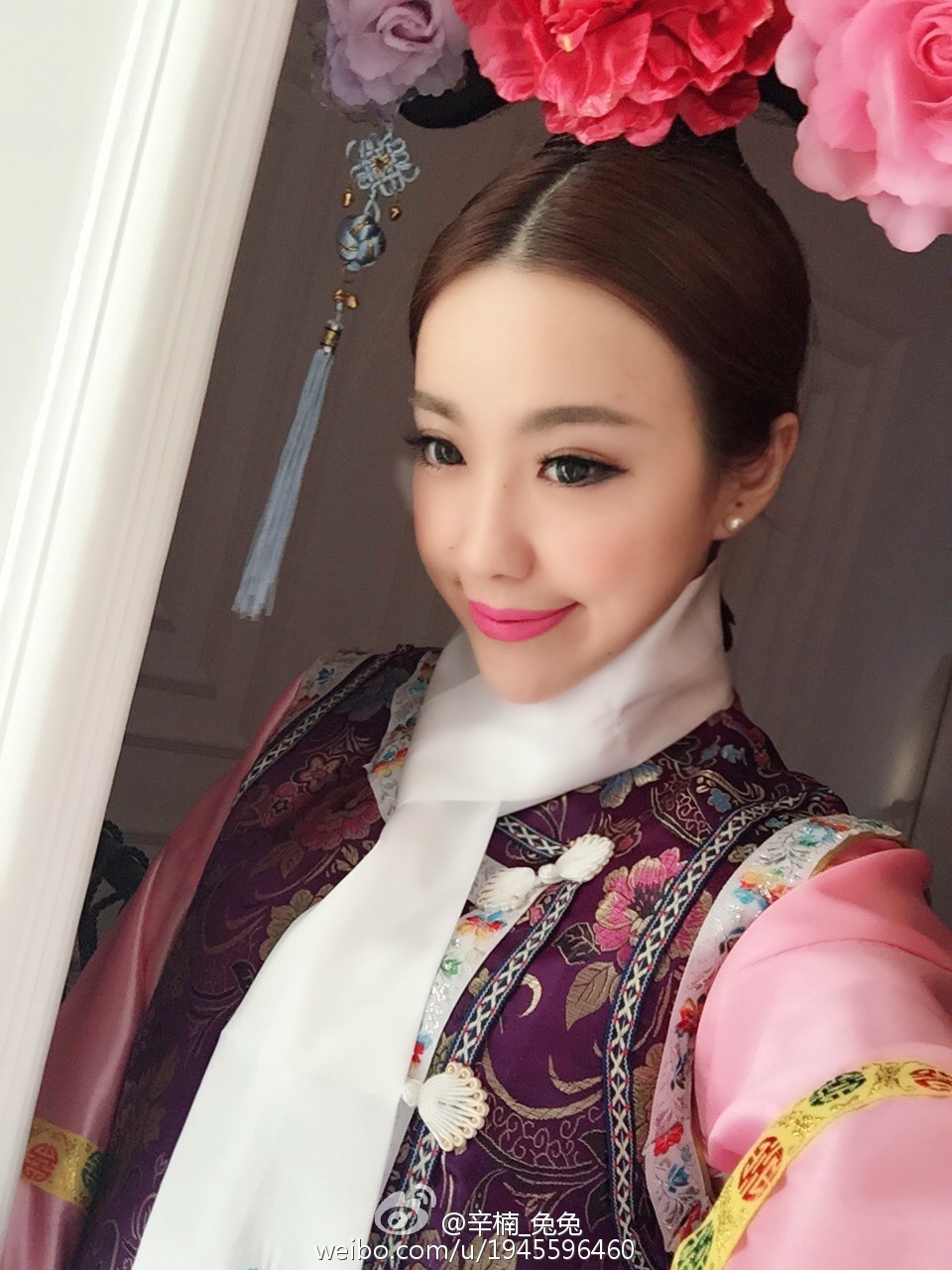 美女如云白衣美女车模辛楠兔兔微博图集