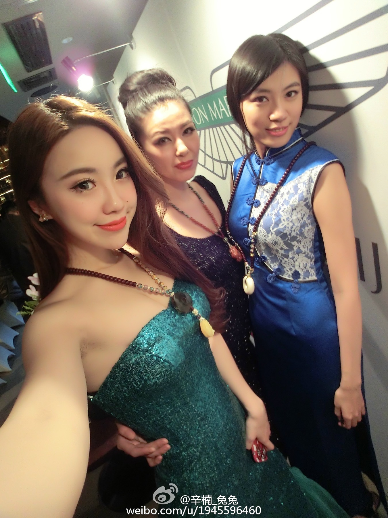 美女如云白衣美女车模辛楠兔兔微博图集