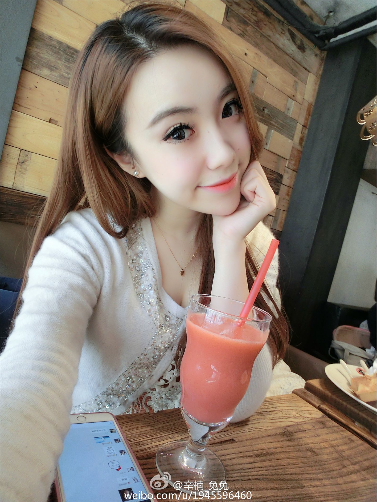 美女如云白衣美女车模辛楠兔兔微博图集