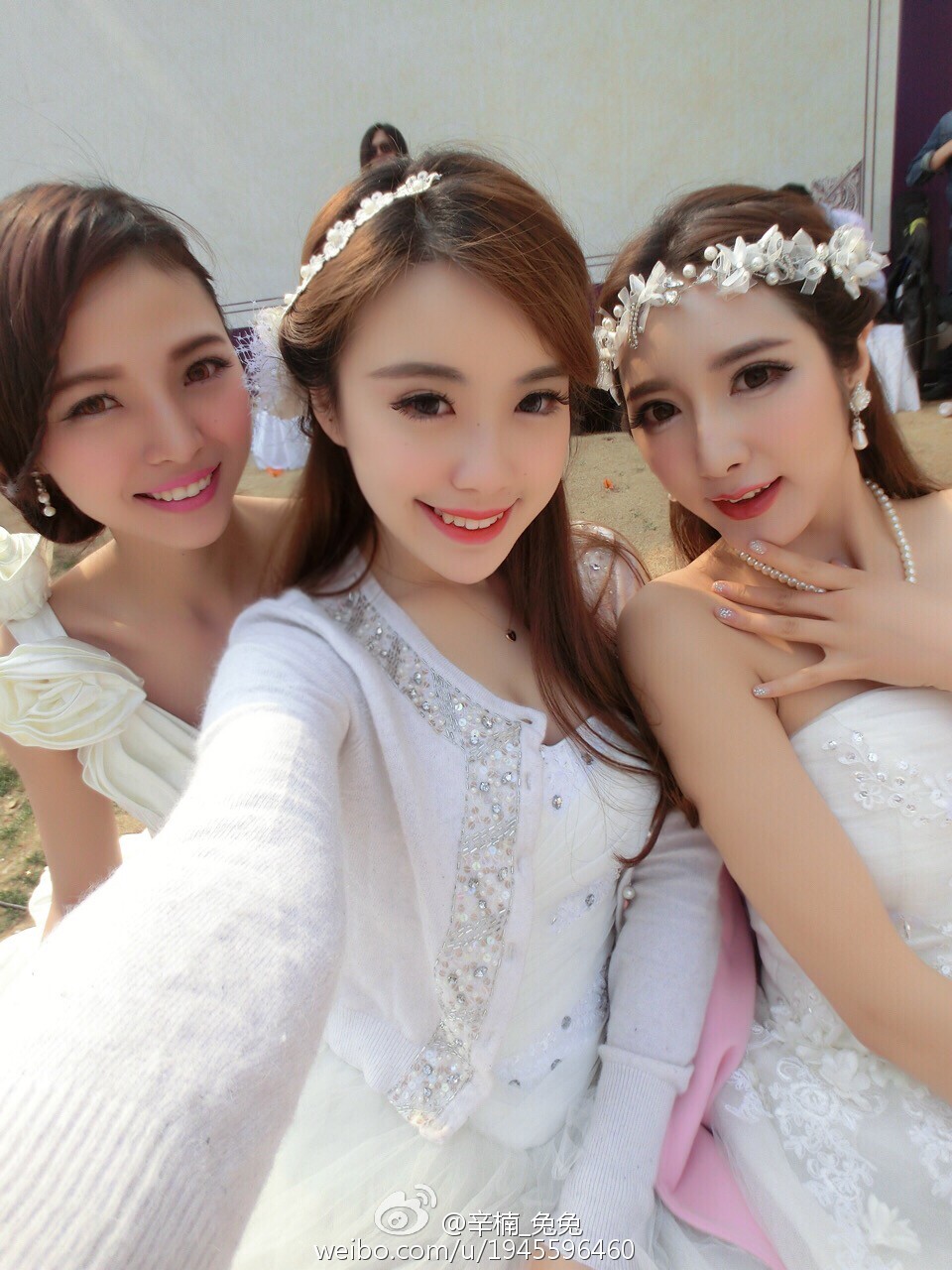 美女如云白衣美女车模辛楠兔兔微博图集