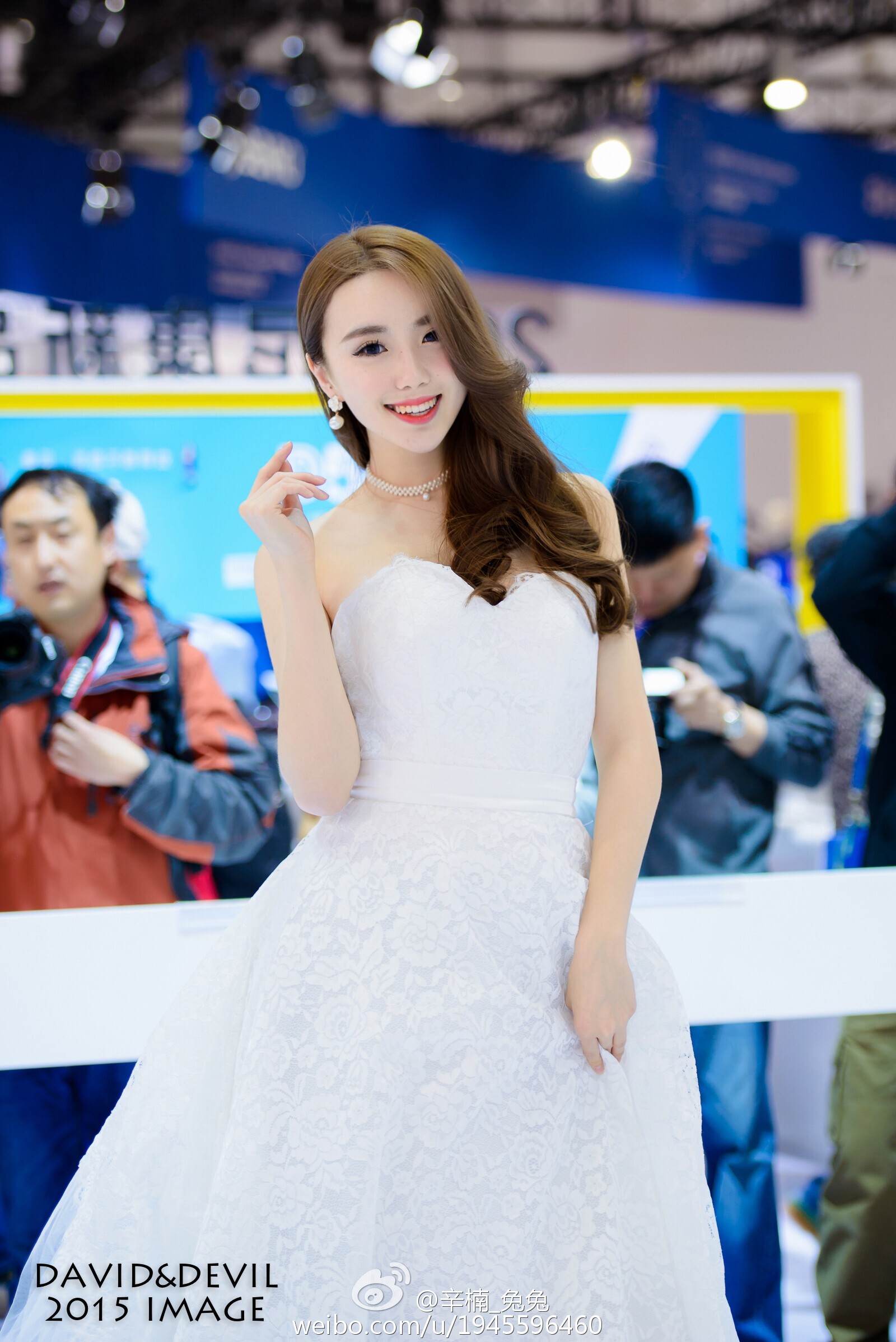 美女如云白衣美女车模辛楠兔兔微博图集2