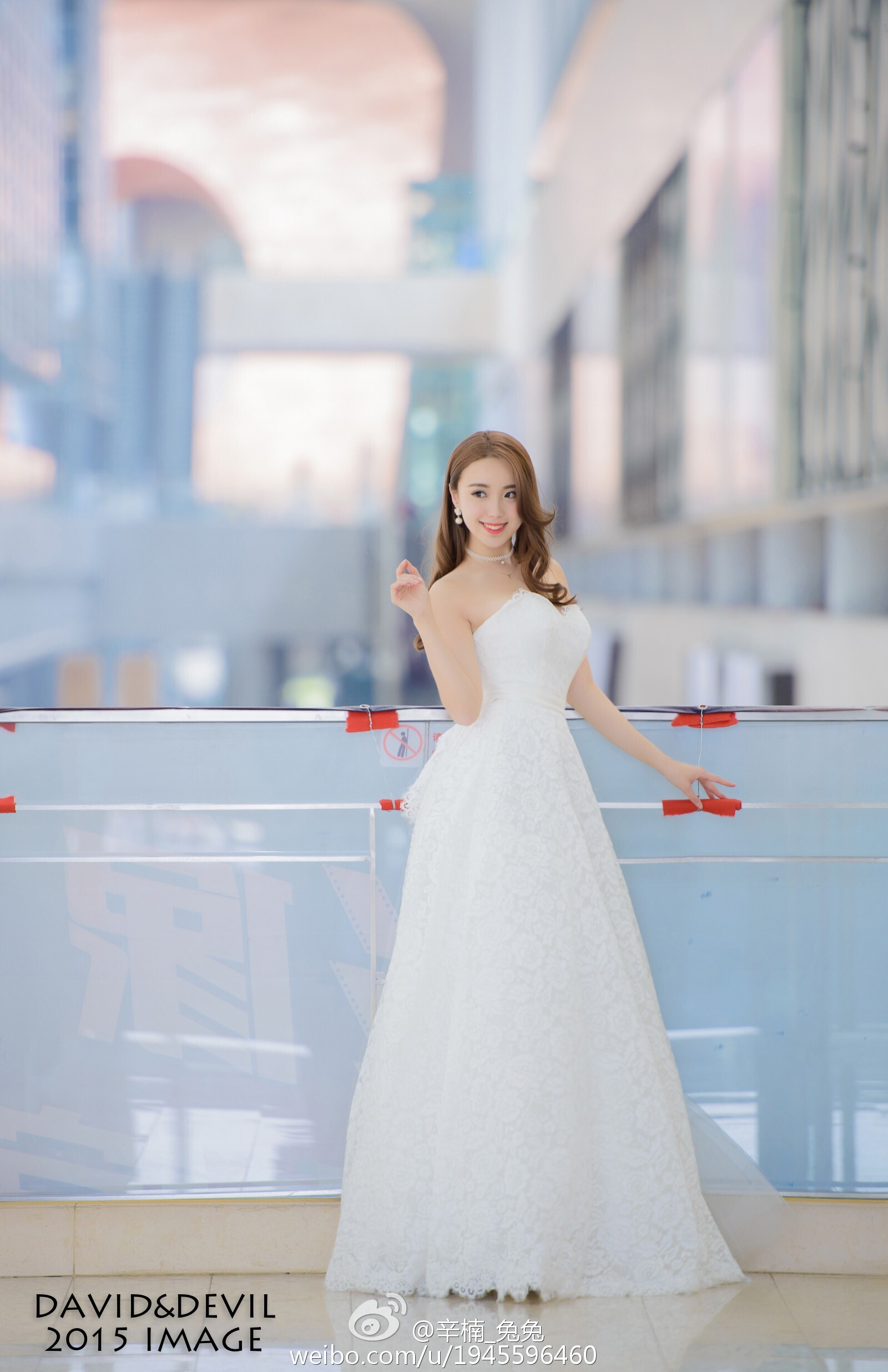 美女如云白衣美女车模辛楠兔兔微博图集2