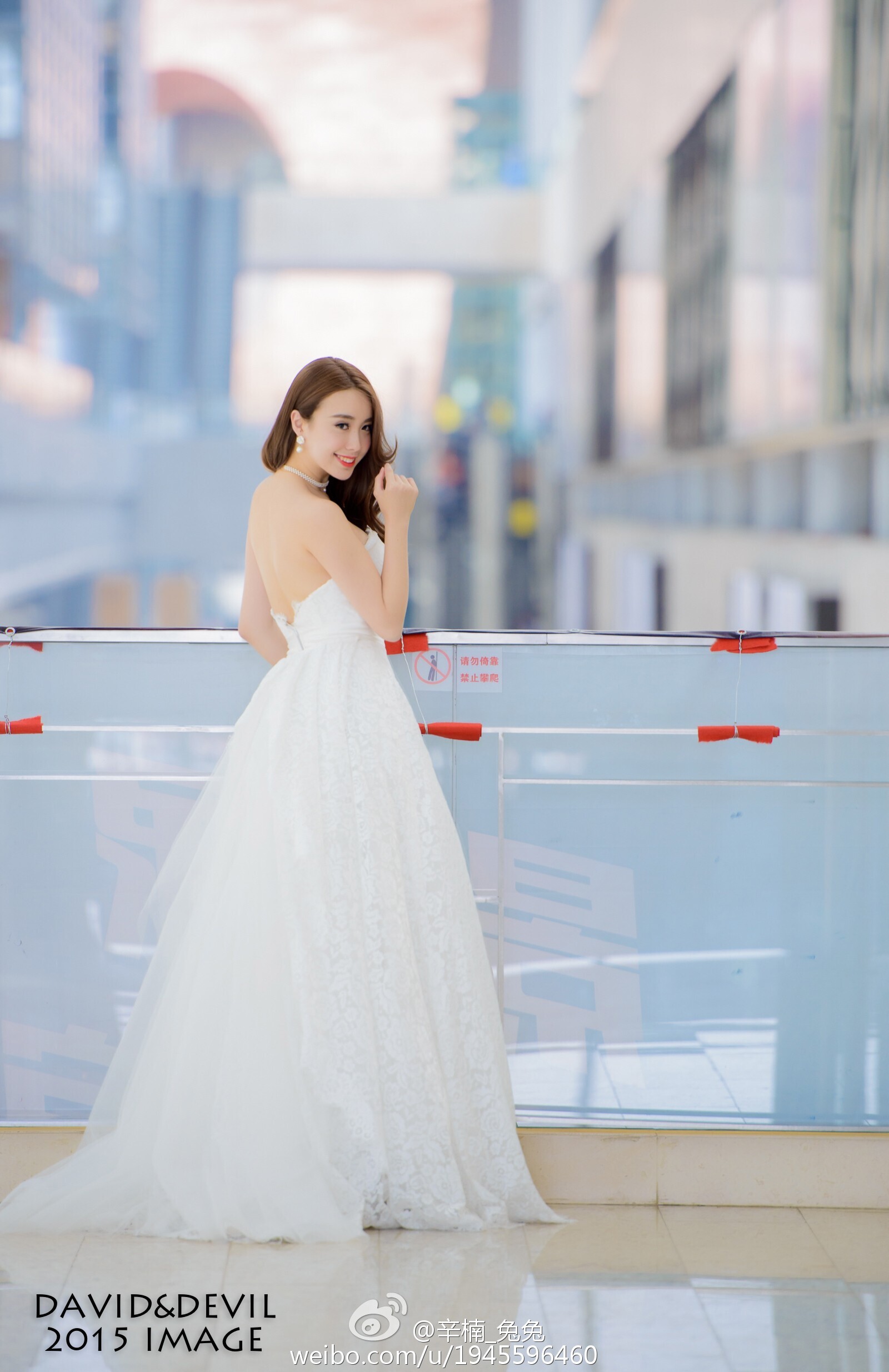 美女如云白衣美女车模辛楠兔兔微博图集2