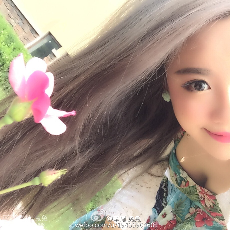 美女如云白衣美女车模辛楠兔兔微博图集2