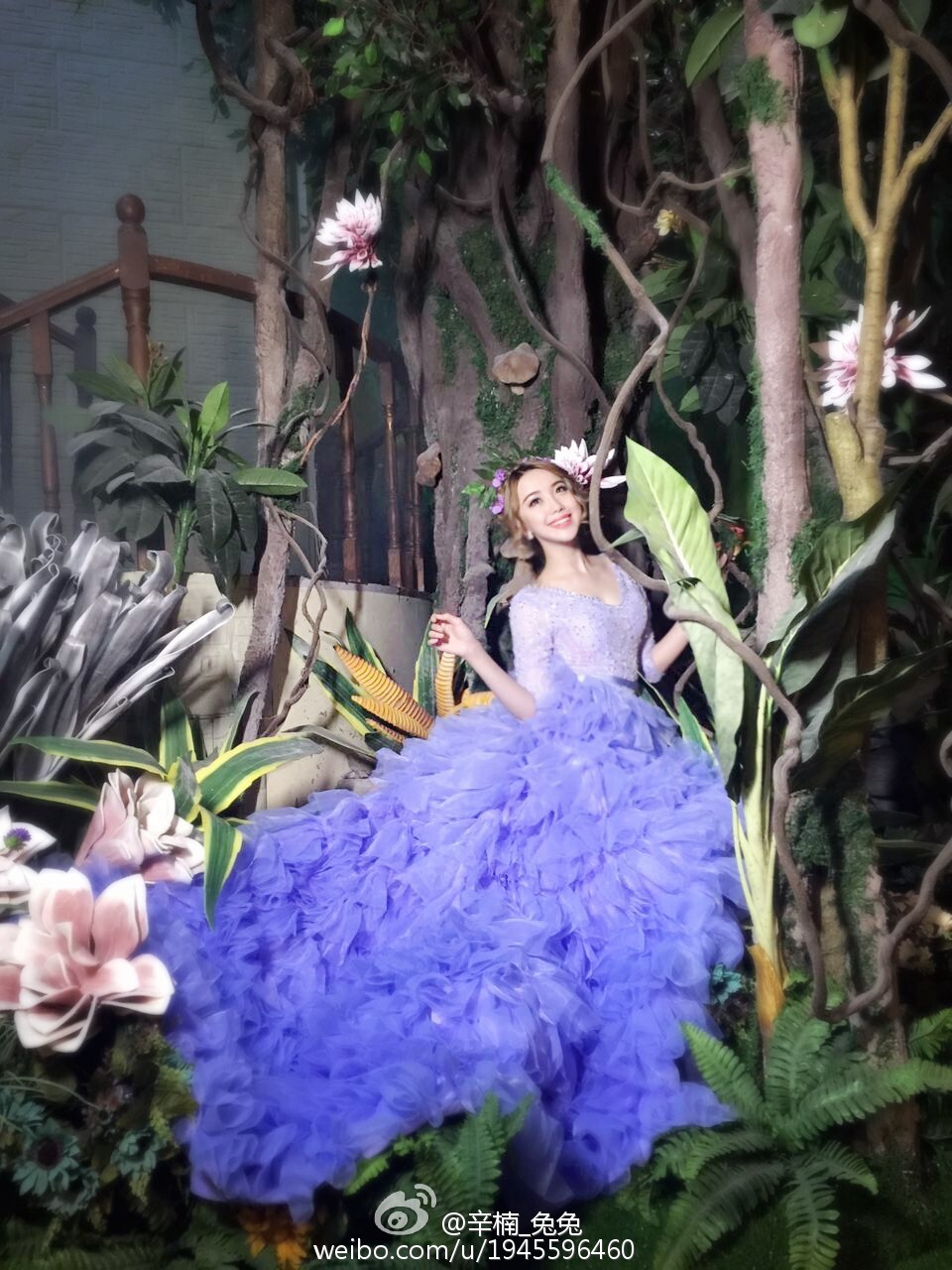 美女如云白衣美女车模辛楠兔兔微博图集2