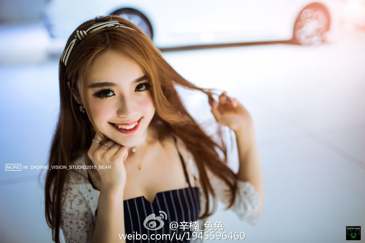 美女如云白衣美女车模辛楠兔兔微博图集2
