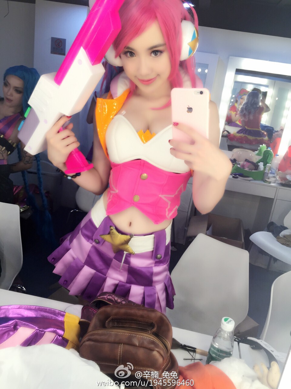 美女如云白衣美女车模辛楠兔兔微博图集2