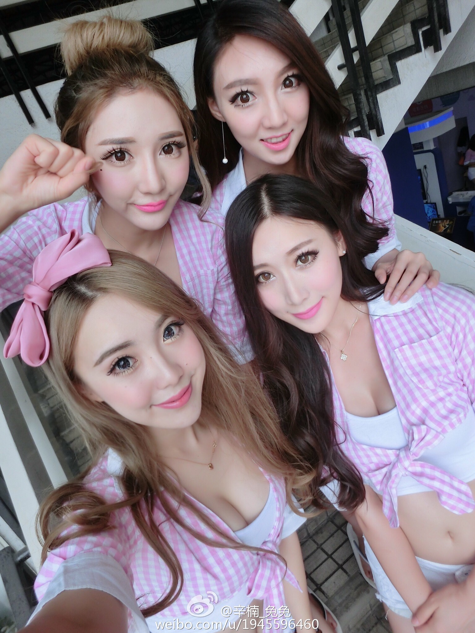 美女如云白衣美女车模辛楠兔兔微博图集2