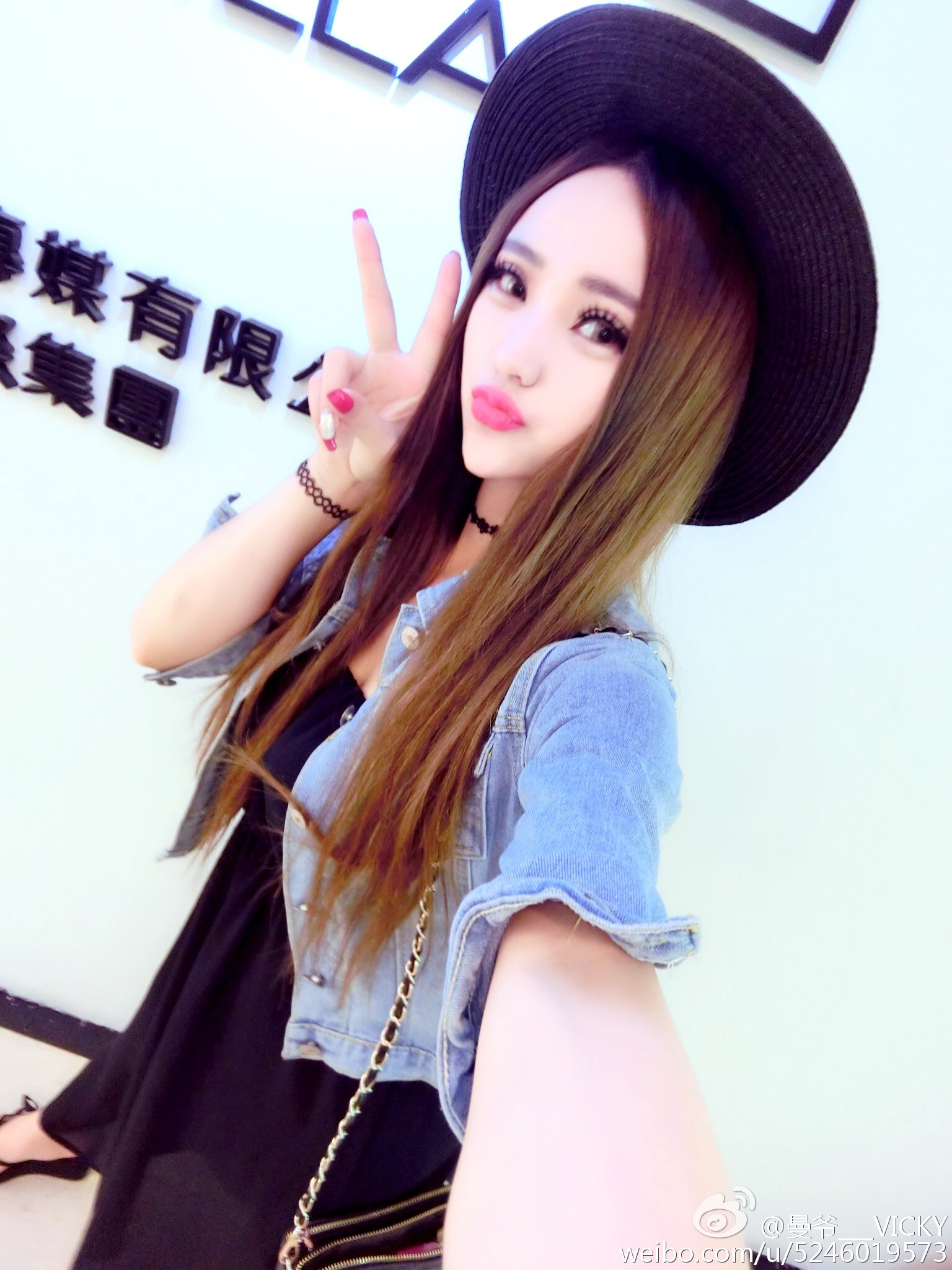 AISS爱丝模特曼宝宝微博写真照 1