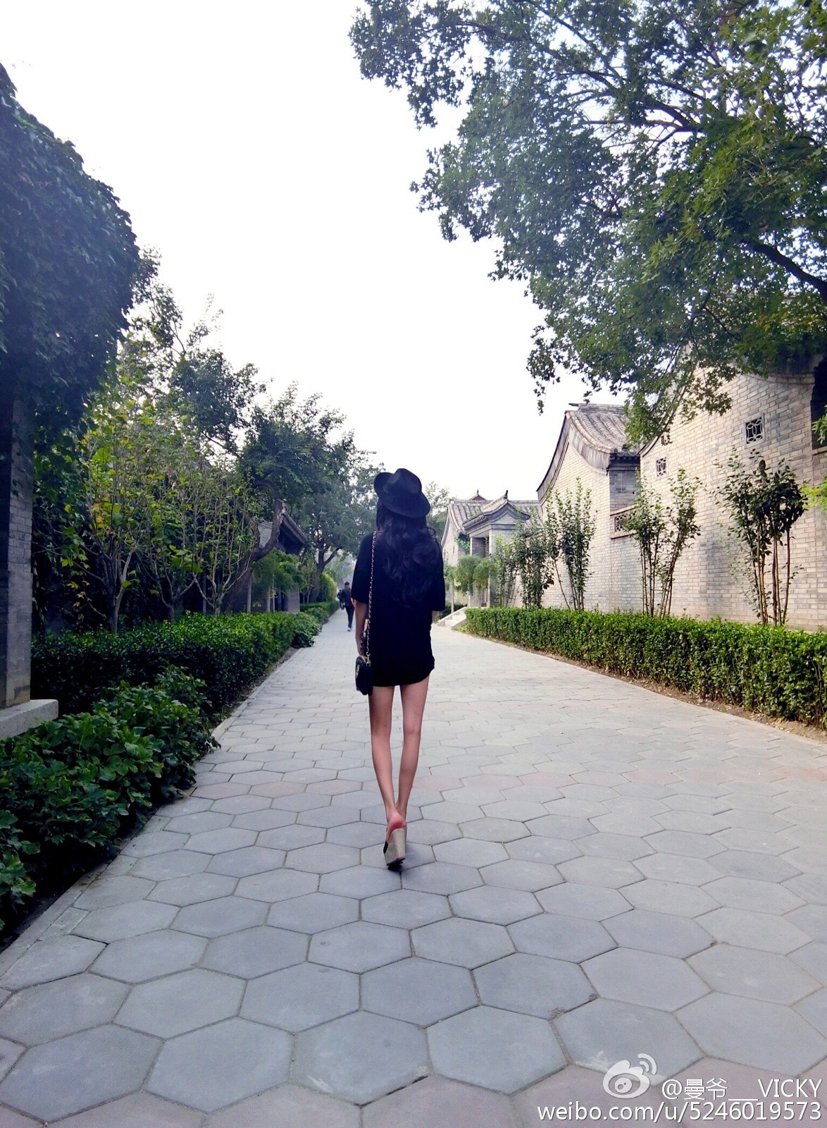 AISS爱丝模特曼宝宝微博写真照 3