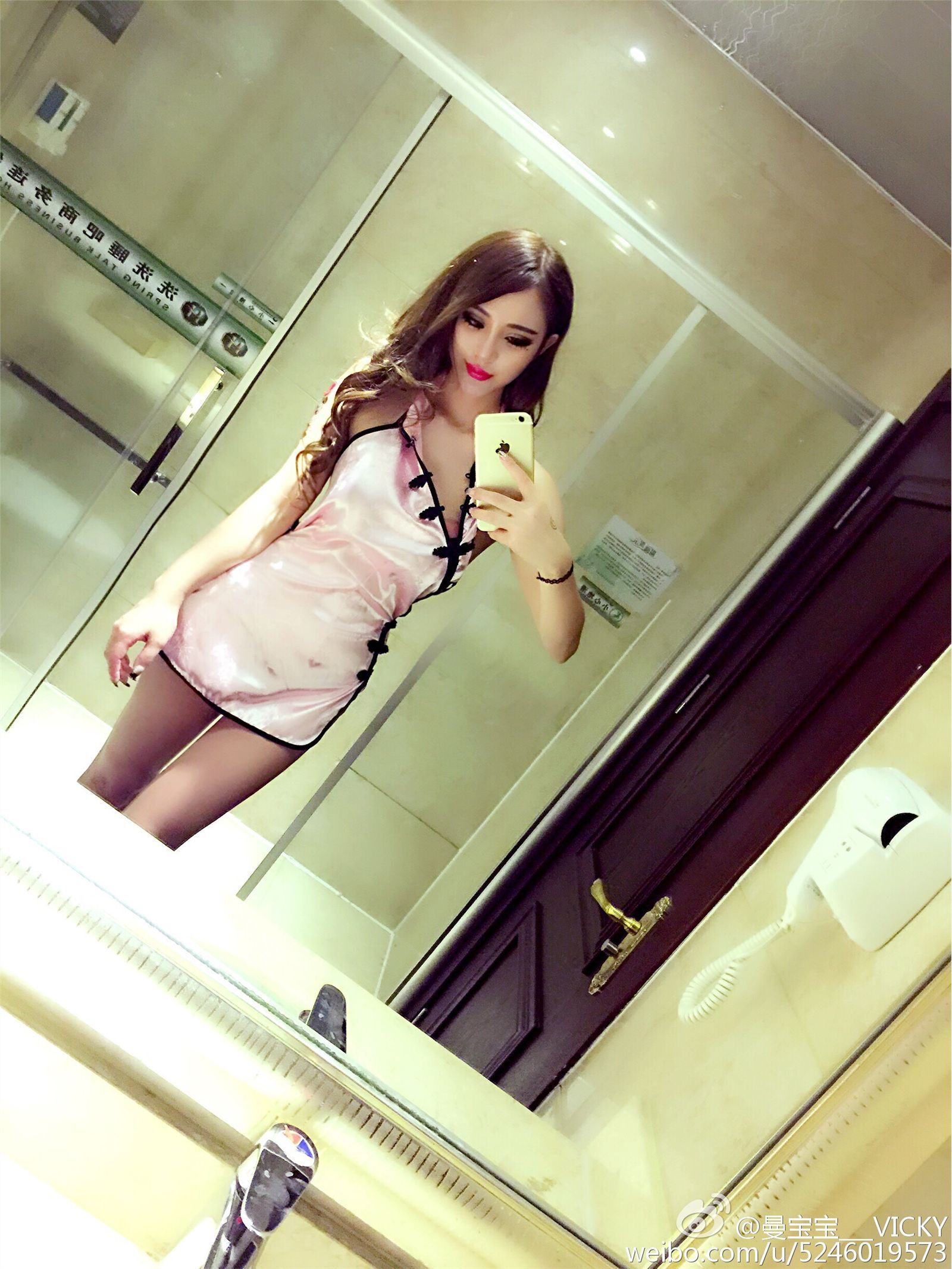 AISS爱丝模特曼宝宝微博写真照 3