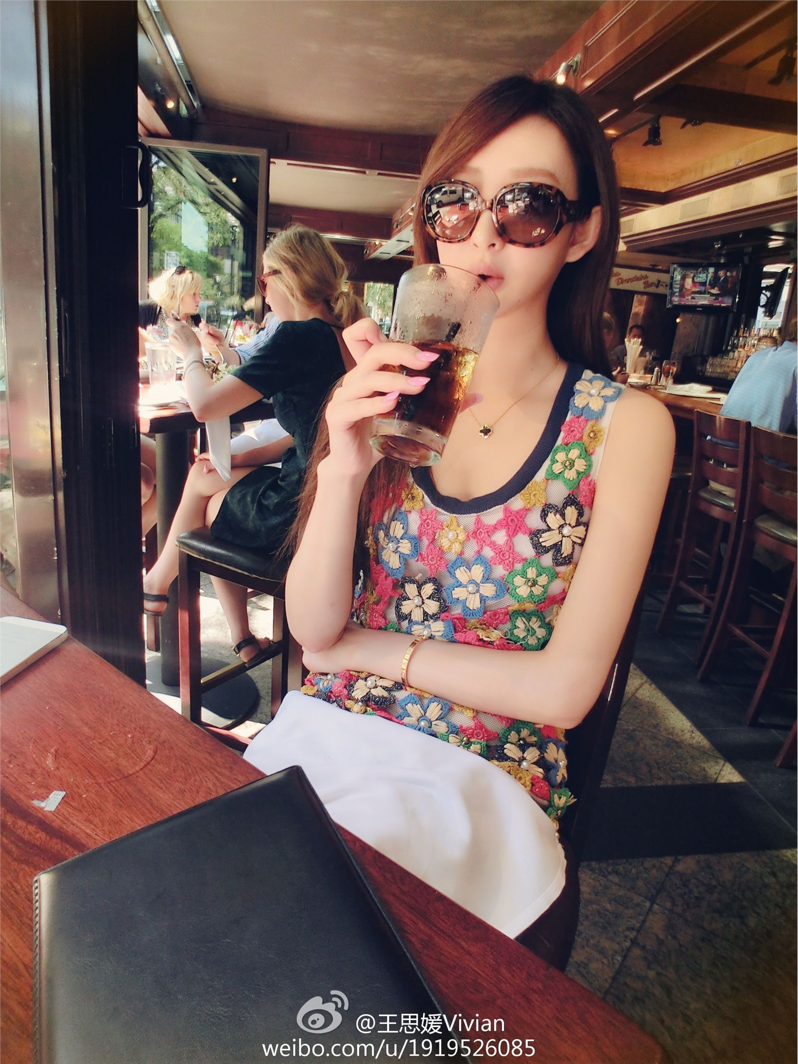 网络红人王思媛Vivian微博自拍写真合集 1
