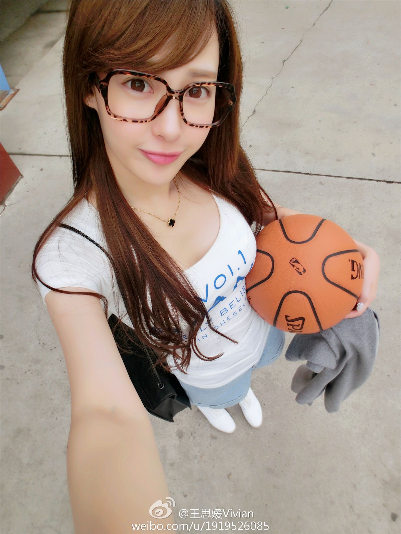 网络红人王思媛Vivian微博自拍写真合集 1