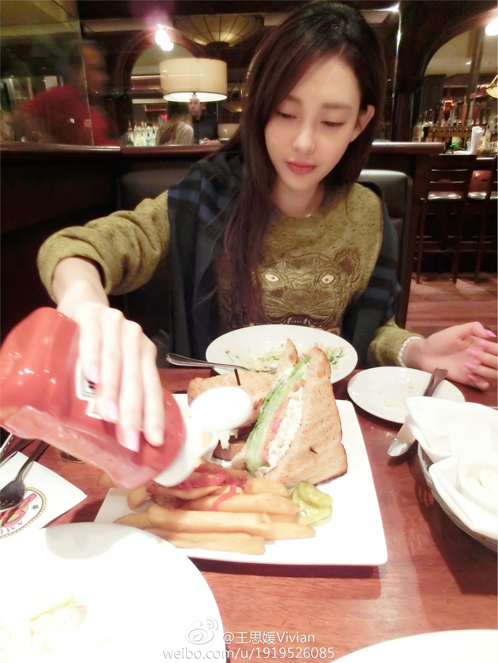 网络红人王思媛Vivian微博自拍写真合集 1
