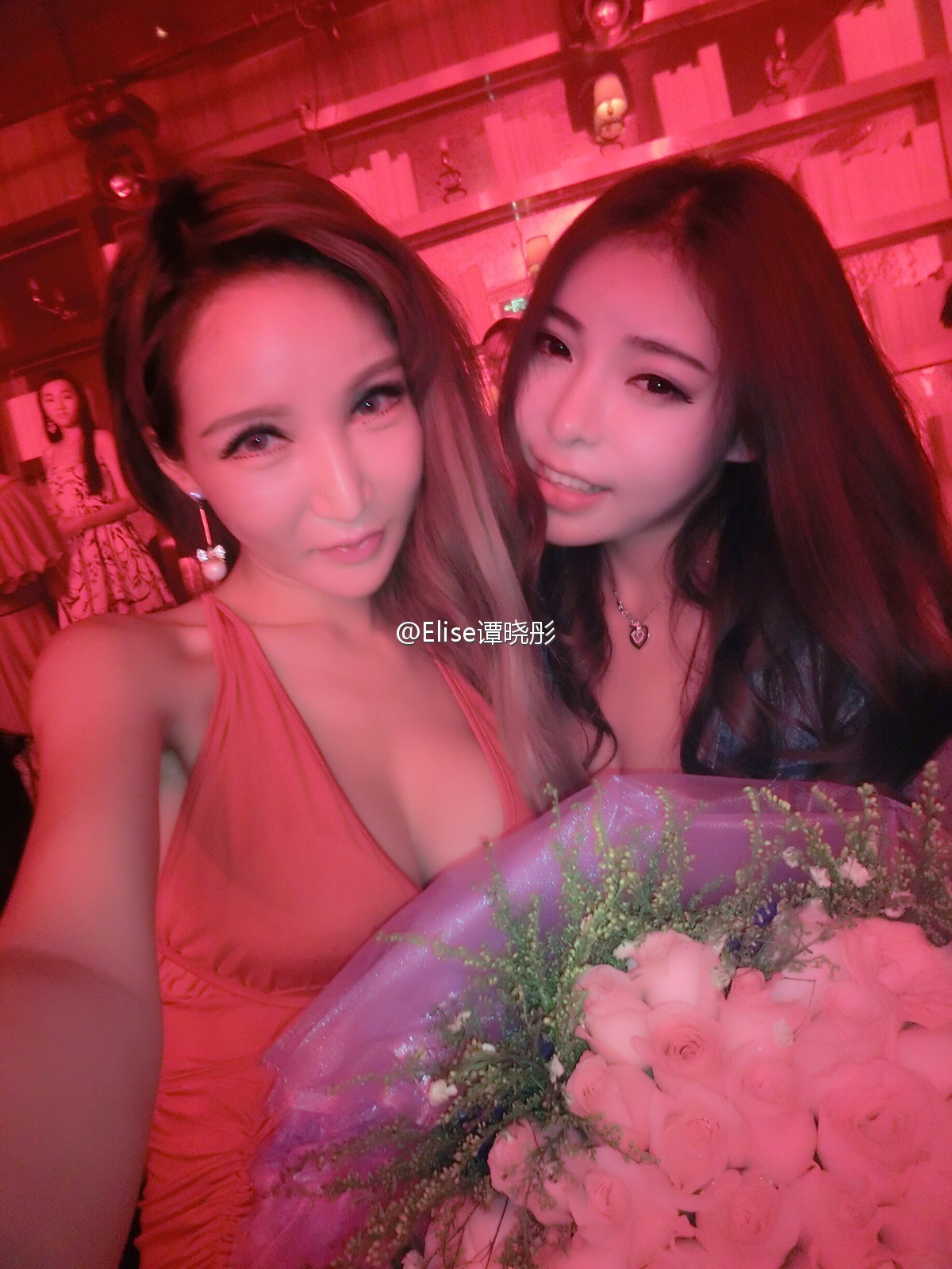 极品胸器嫩模Elise谭晓彤微博福利图片
