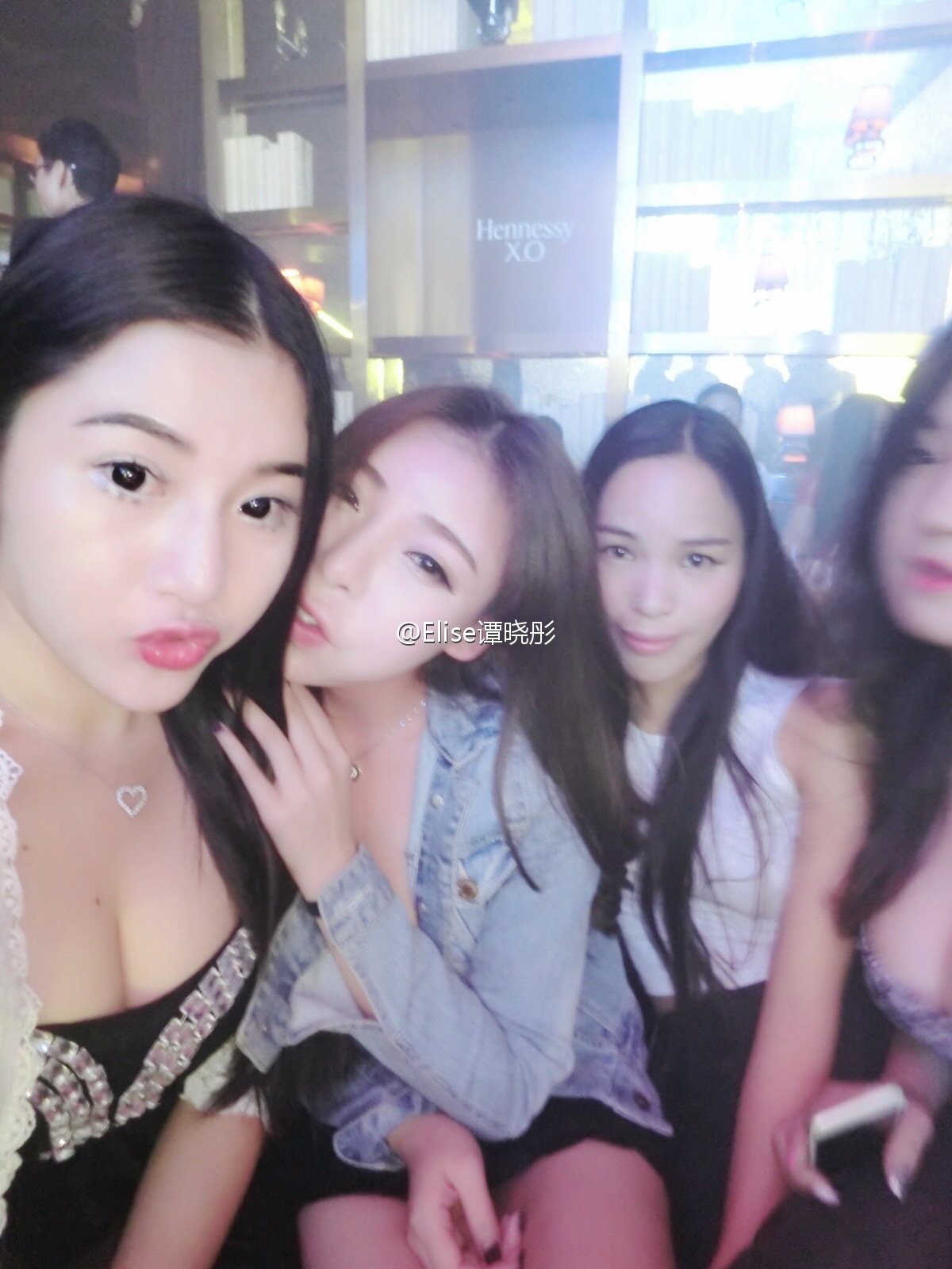 极品胸器嫩模Elise谭晓彤微博福利图片