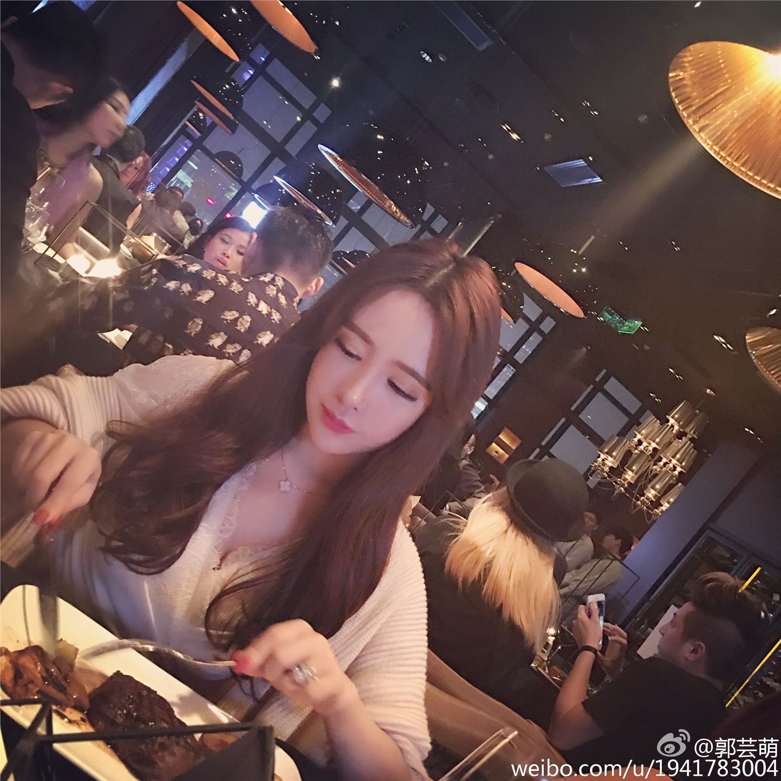 美女模特郭芸萌 微博美图合集