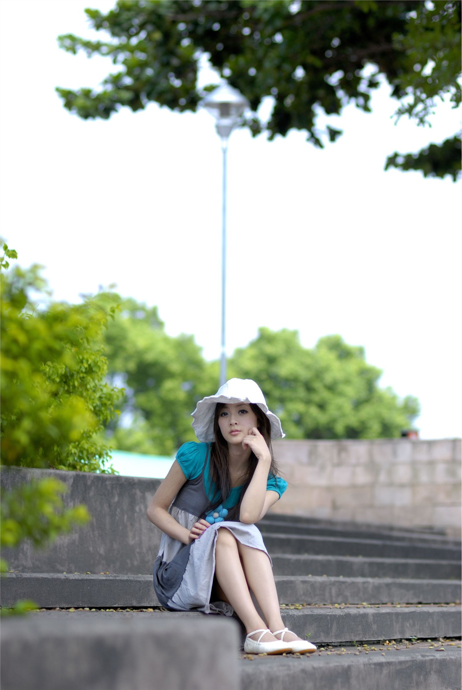 台湾清纯美女果子MM张凯洁 芭比服装外拍