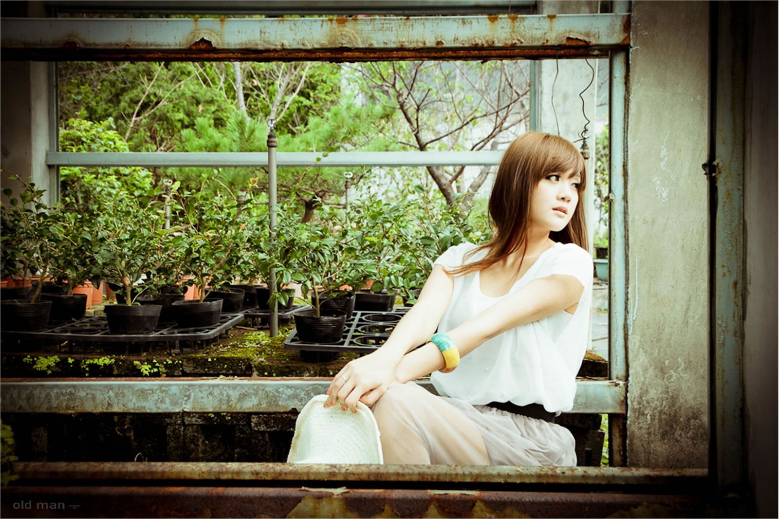 台湾清纯美女維妮 初夏公园外拍