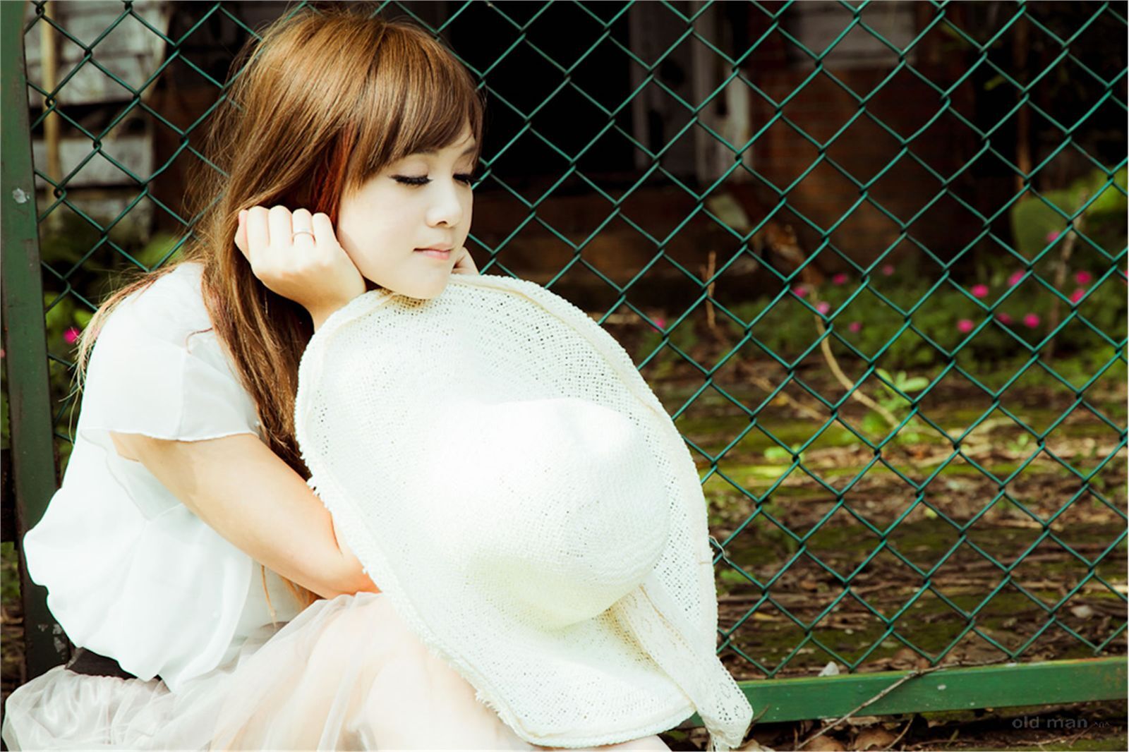 台湾清纯美女維妮 初夏公园外拍