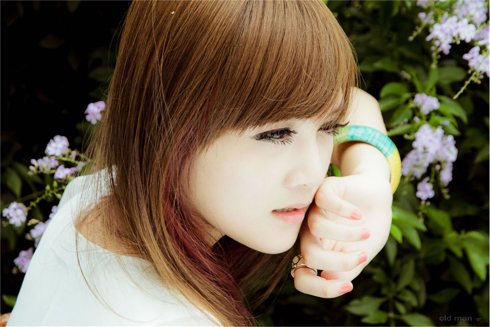 台湾清纯美女維妮 初夏公园外拍