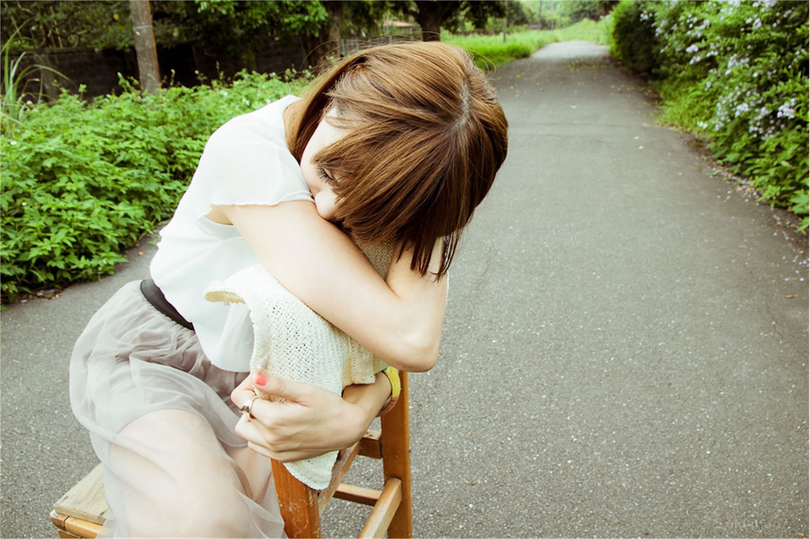 台湾清纯美女維妮 初夏公园外拍