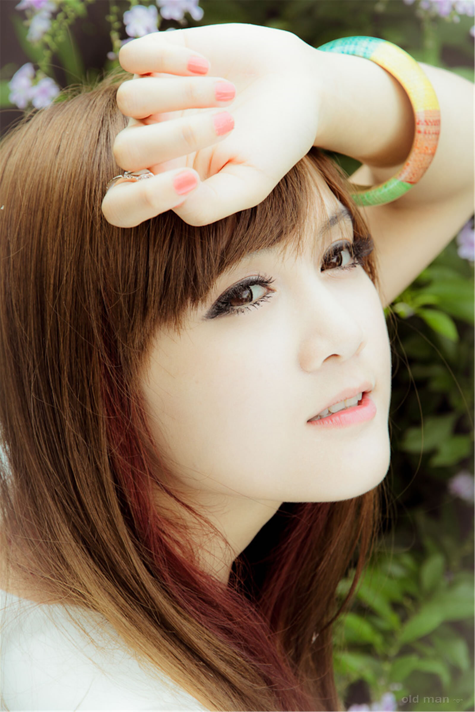 台湾清纯美女維妮 初夏公园外拍