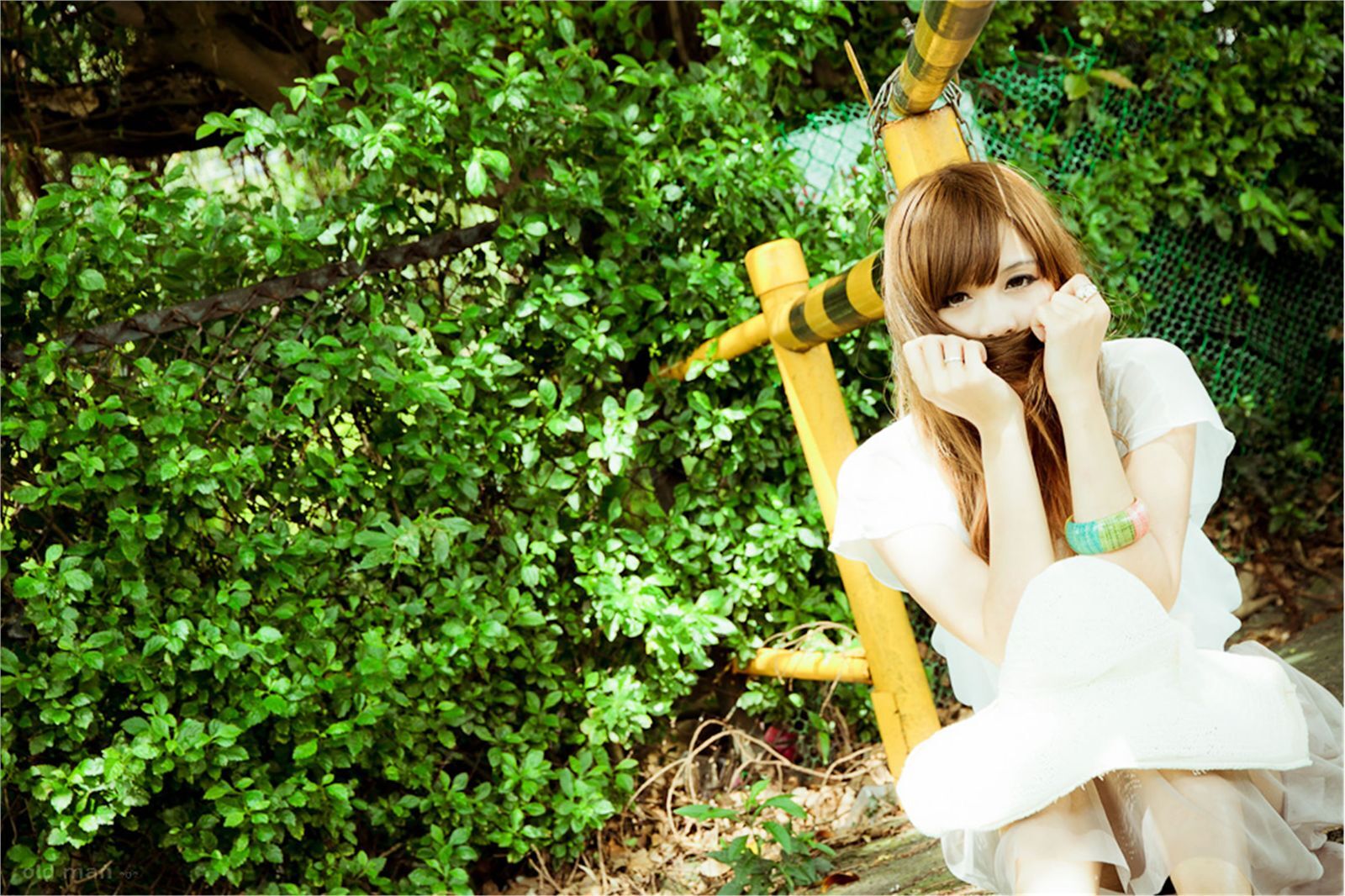 台湾清纯美女維妮 初夏公园外拍