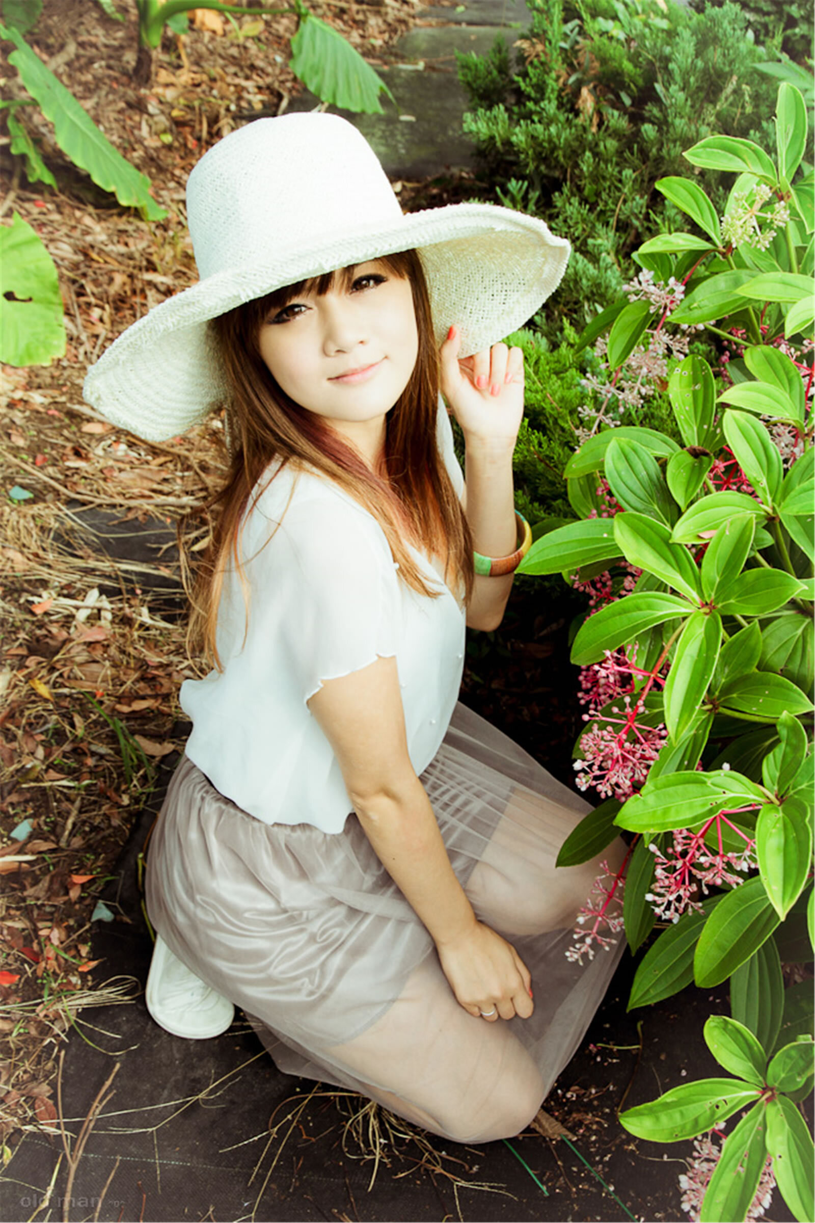 台湾清纯美女維妮 初夏公园外拍