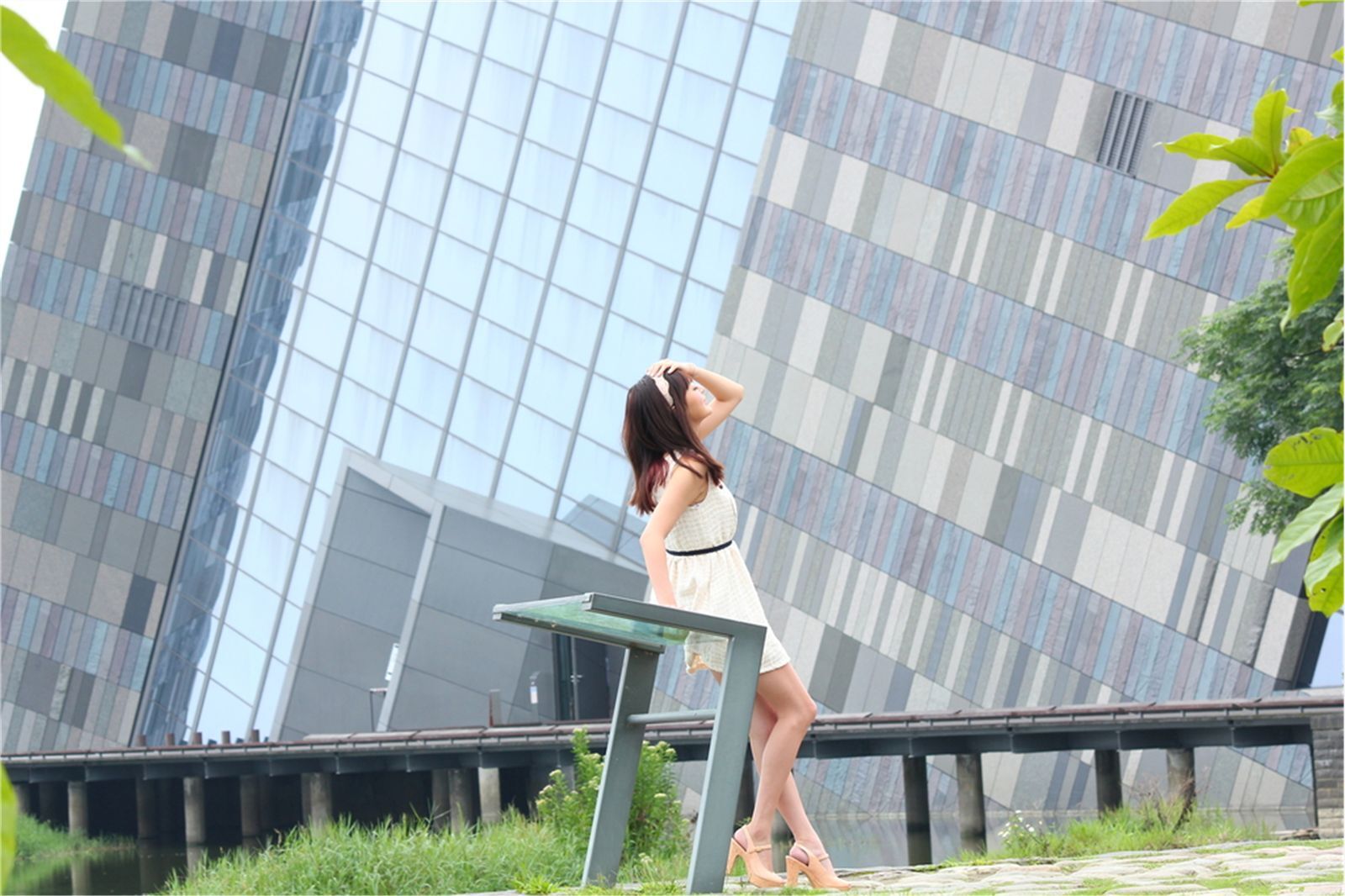 台湾清纯美女小夢 烏石港外拍