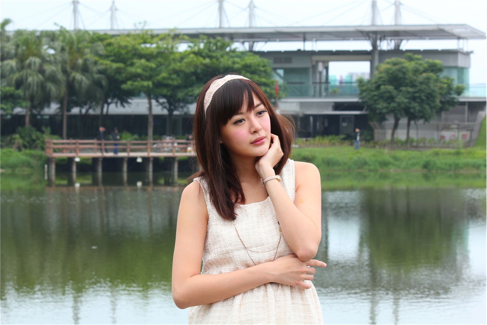 台湾清纯美女小夢 烏石港外拍