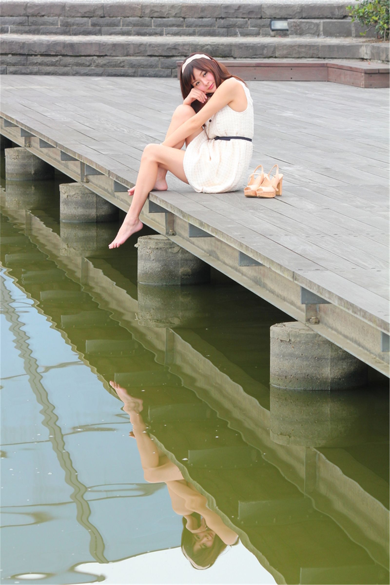 台湾清纯美女小夢 烏石港外拍