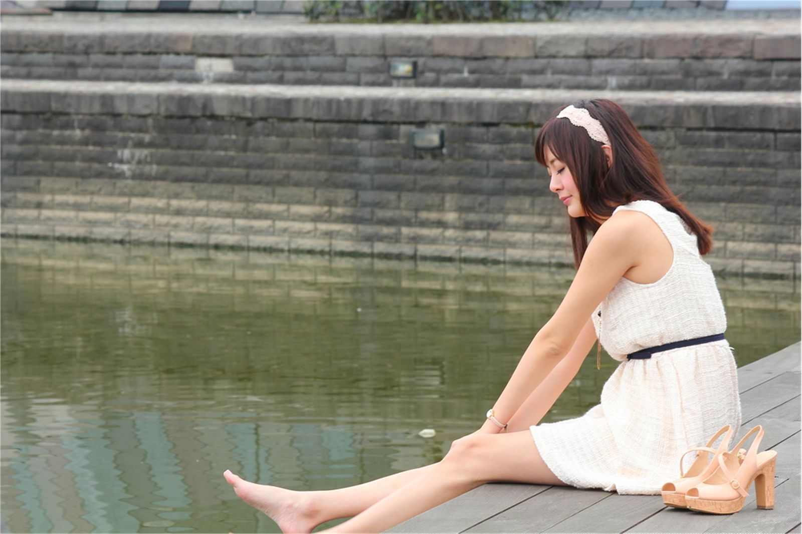 台湾清纯美女小夢 烏石港外拍