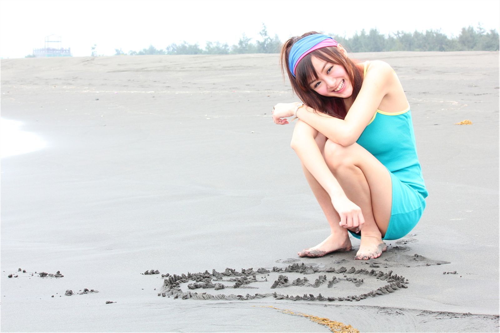 台湾清纯美女小夢 烏石港外拍