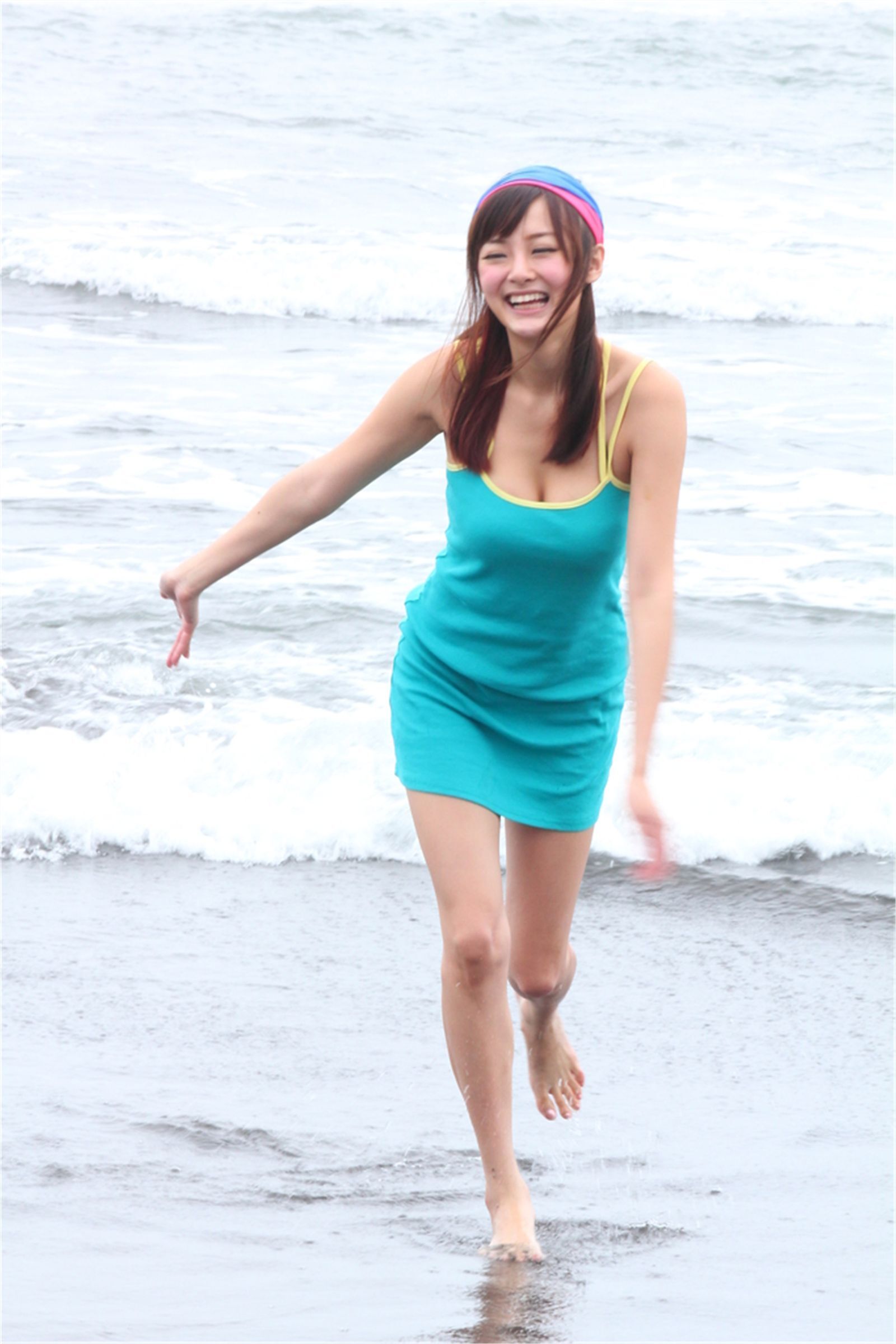 台湾清纯美女小夢 烏石港外拍