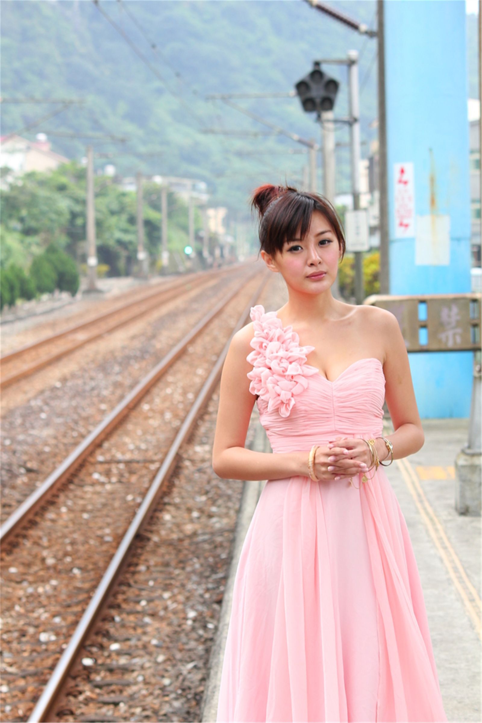 台湾清纯美女小夢 烏石港外拍