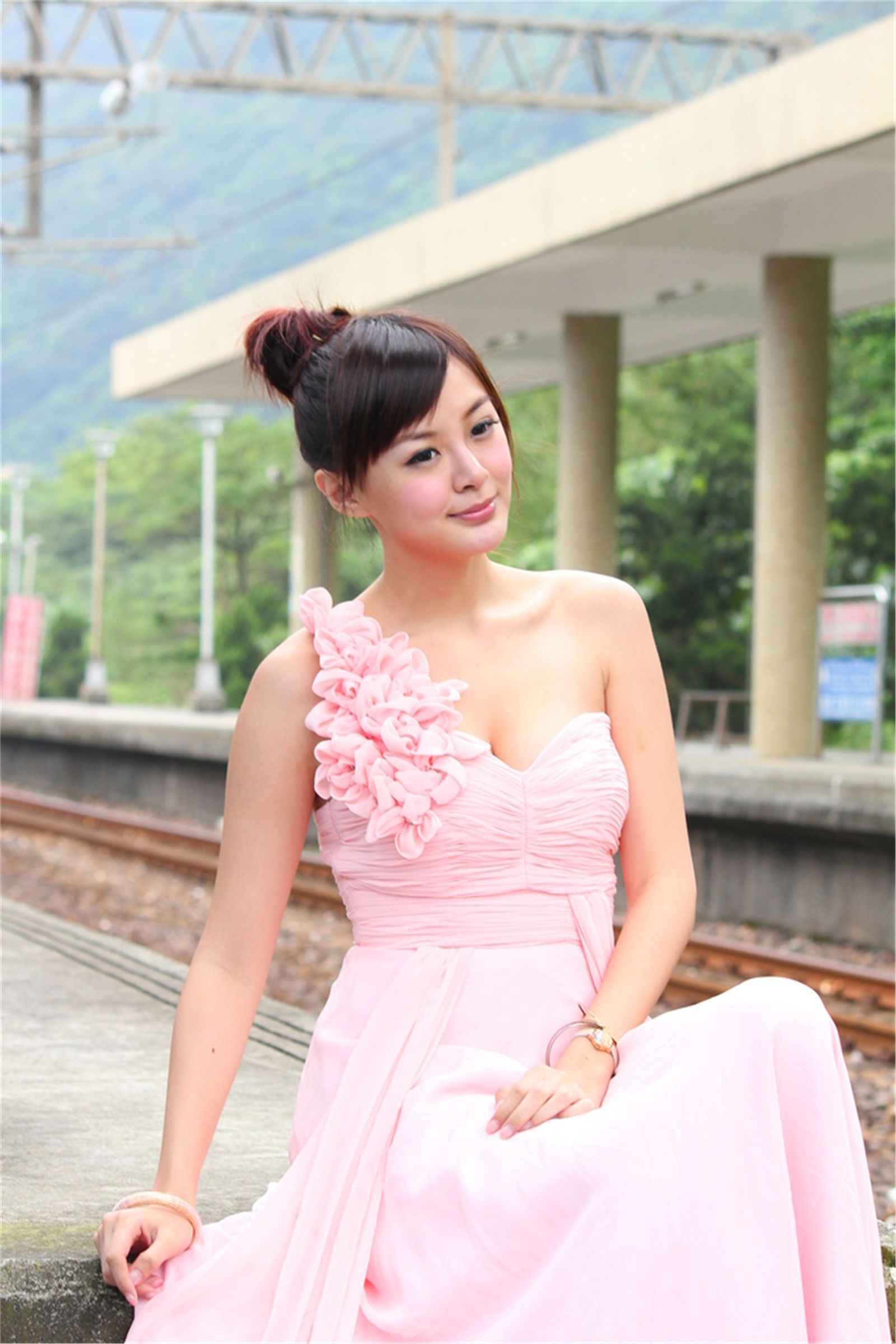 台湾清纯美女小夢 烏石港外拍