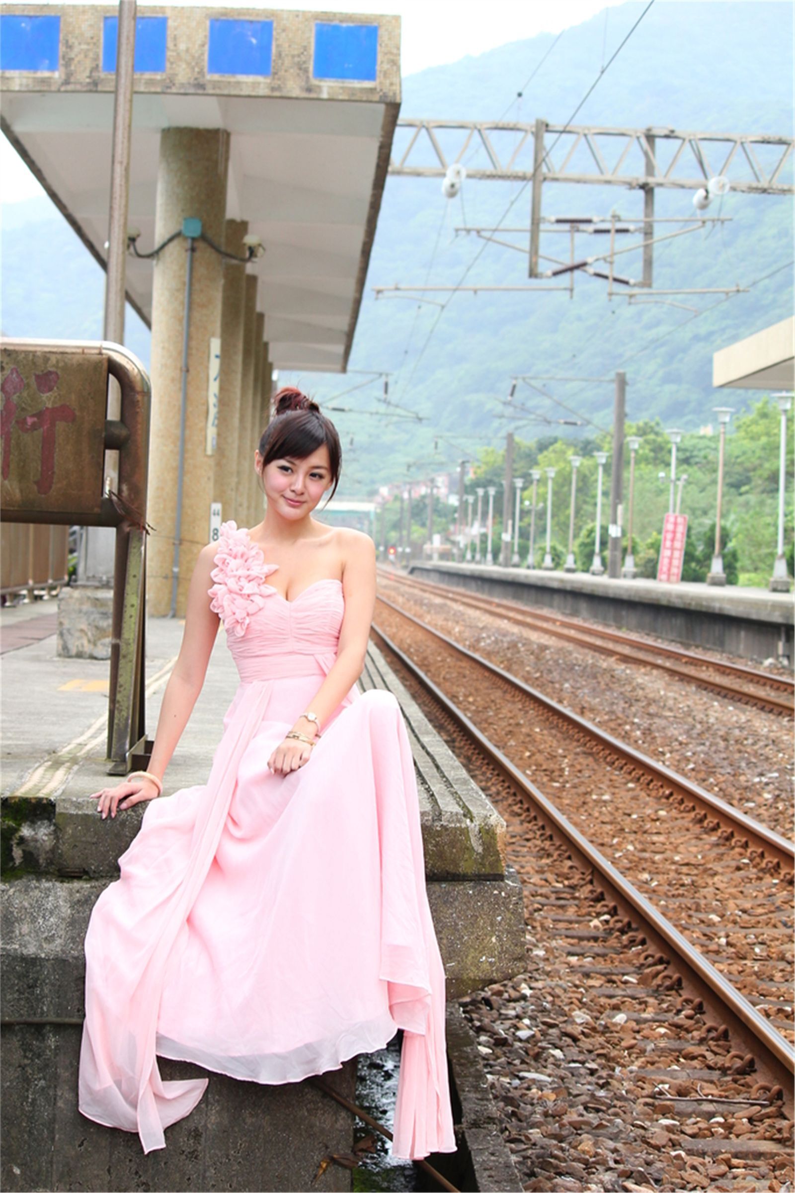 台湾清纯美女小夢 烏石港外拍