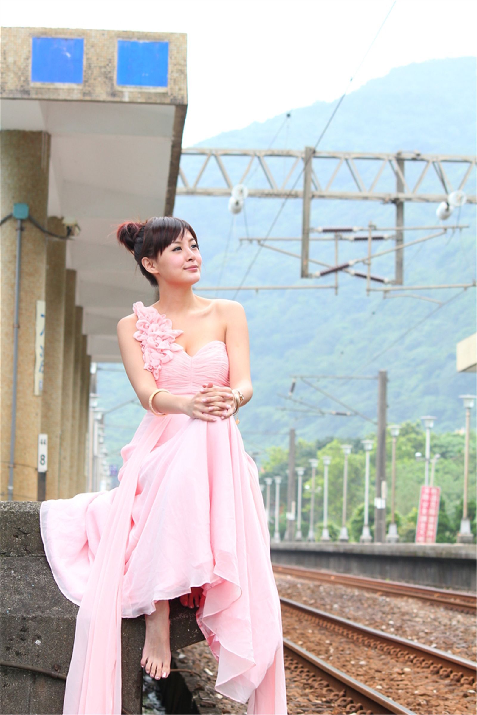 台湾清纯美女小夢 烏石港外拍