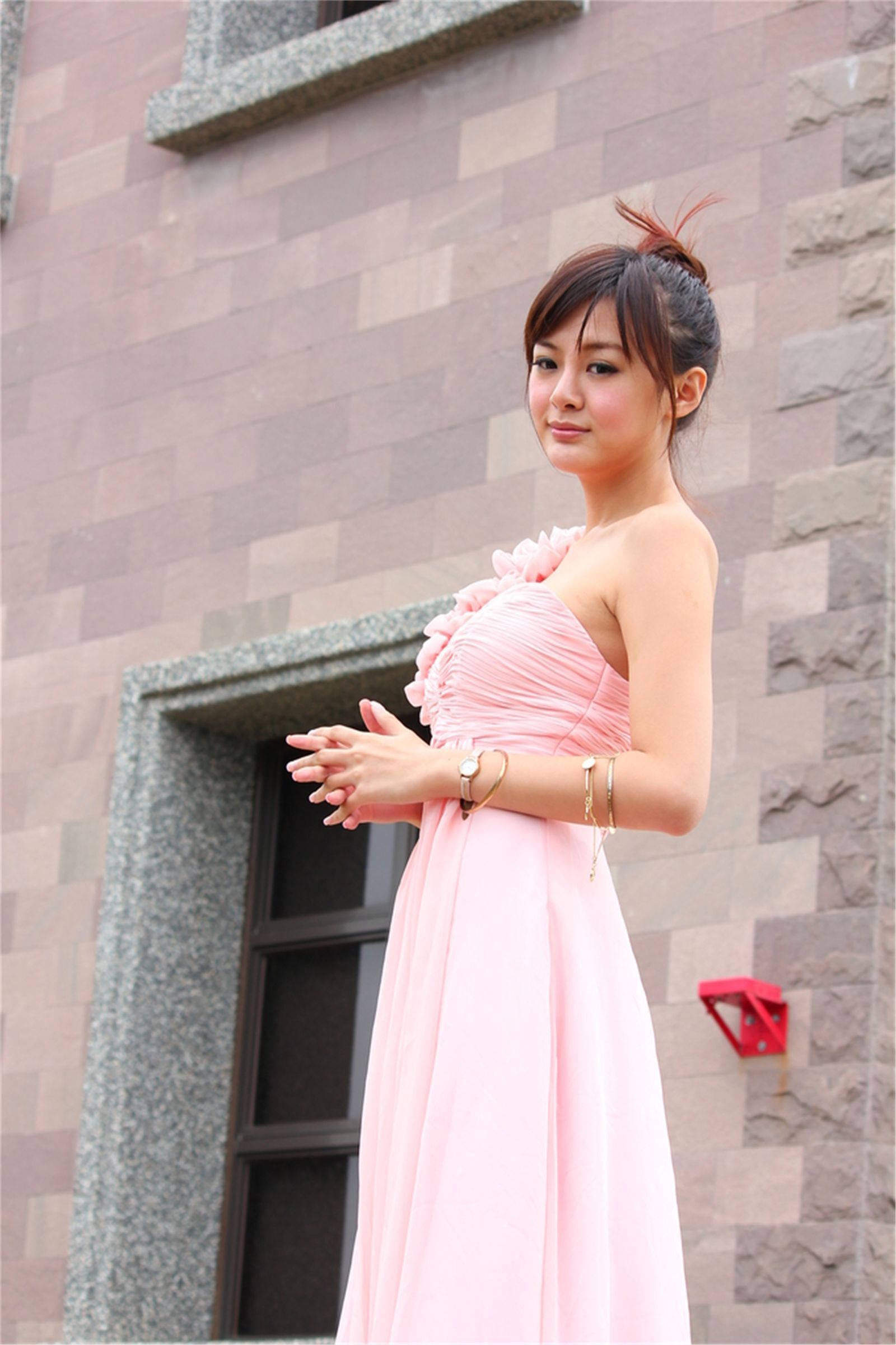 台湾清纯美女小夢 烏石港外拍