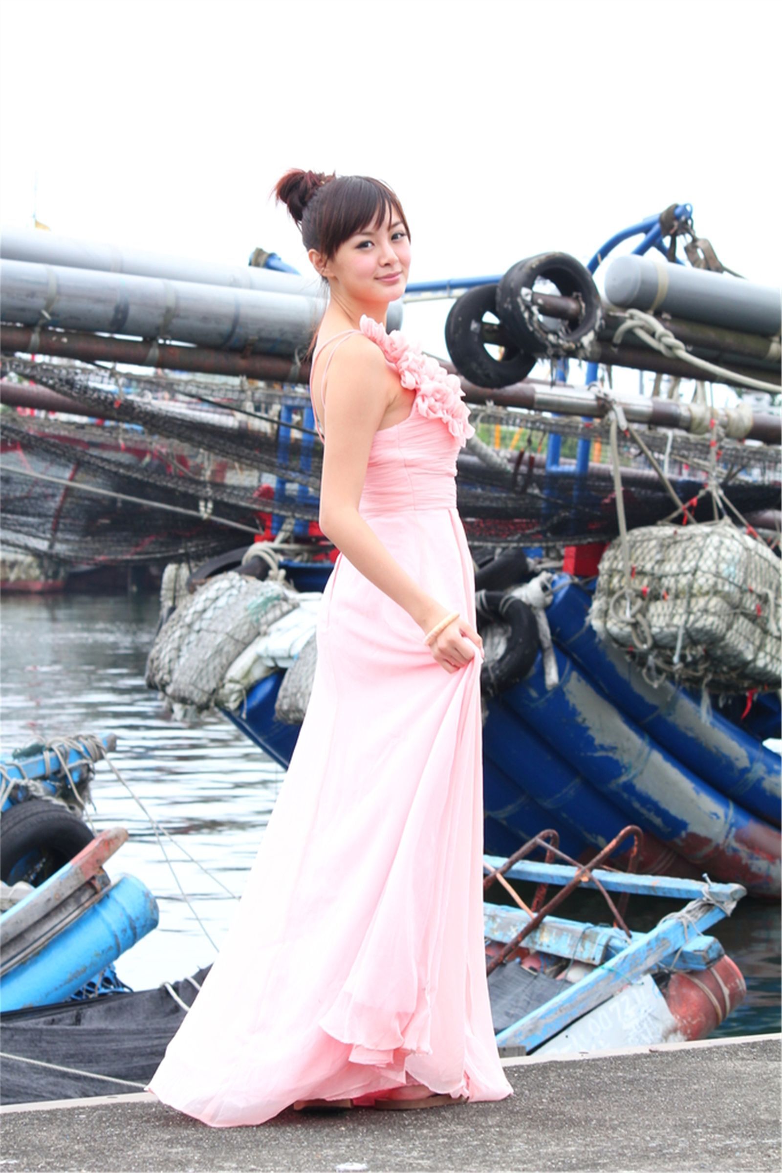 台湾清纯美女小夢 烏石港外拍