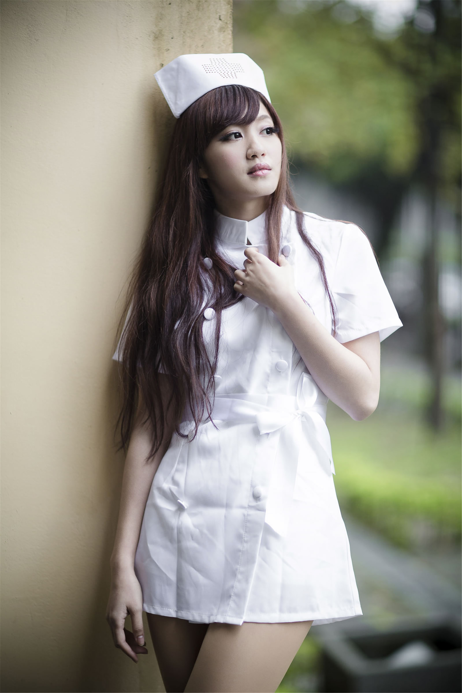 台湾清纯美女小雅 台大医学院外拍