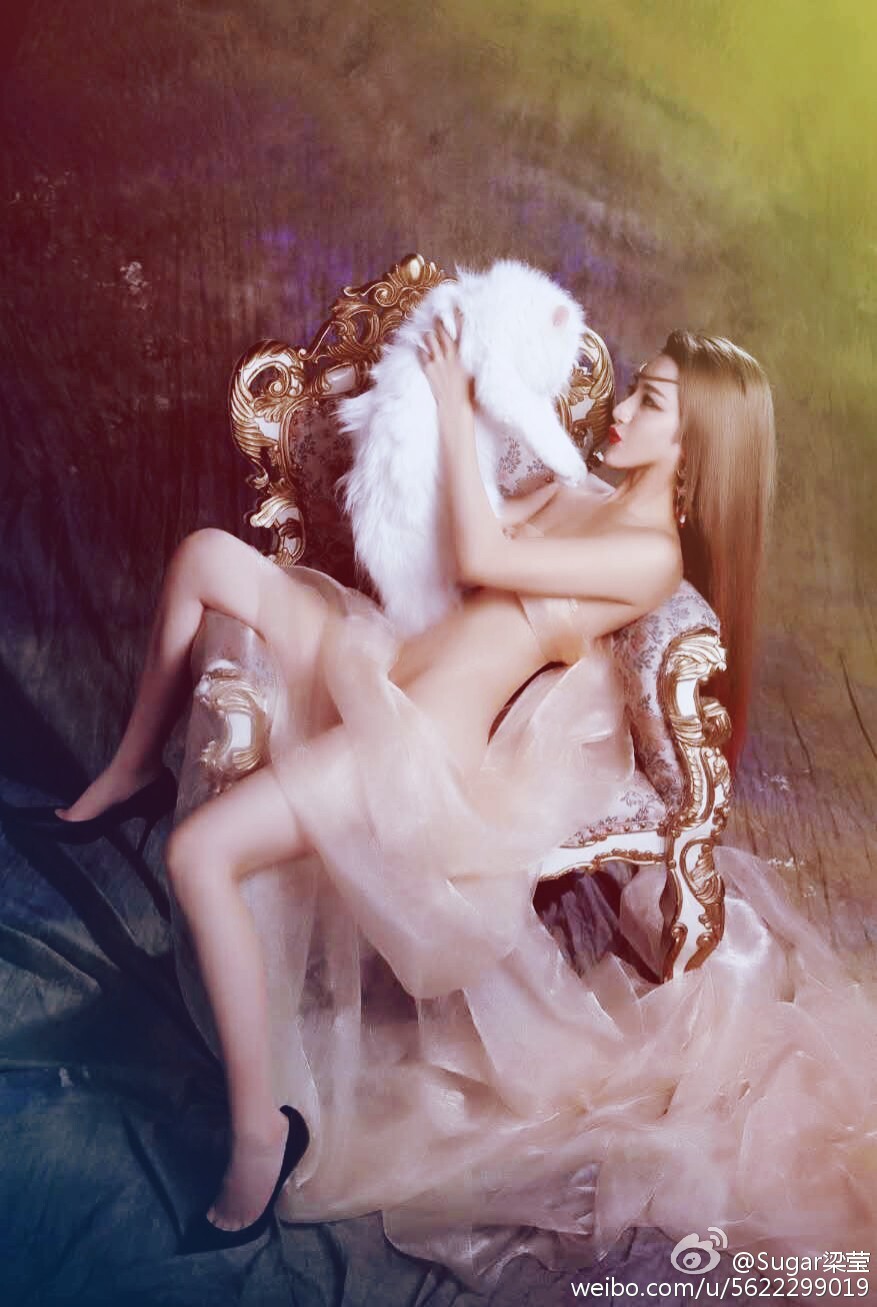 美臀女神 - Sugar梁莹性感微博图片打包
