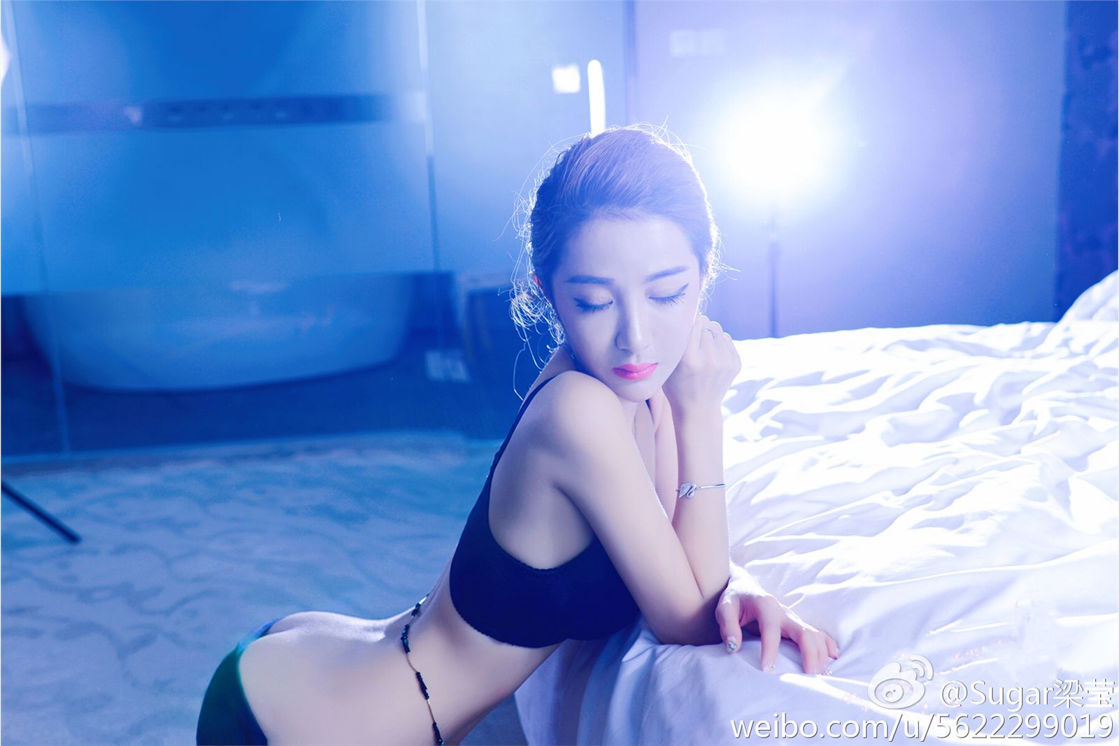 美臀女神 - Sugar梁莹性感微博图片打包