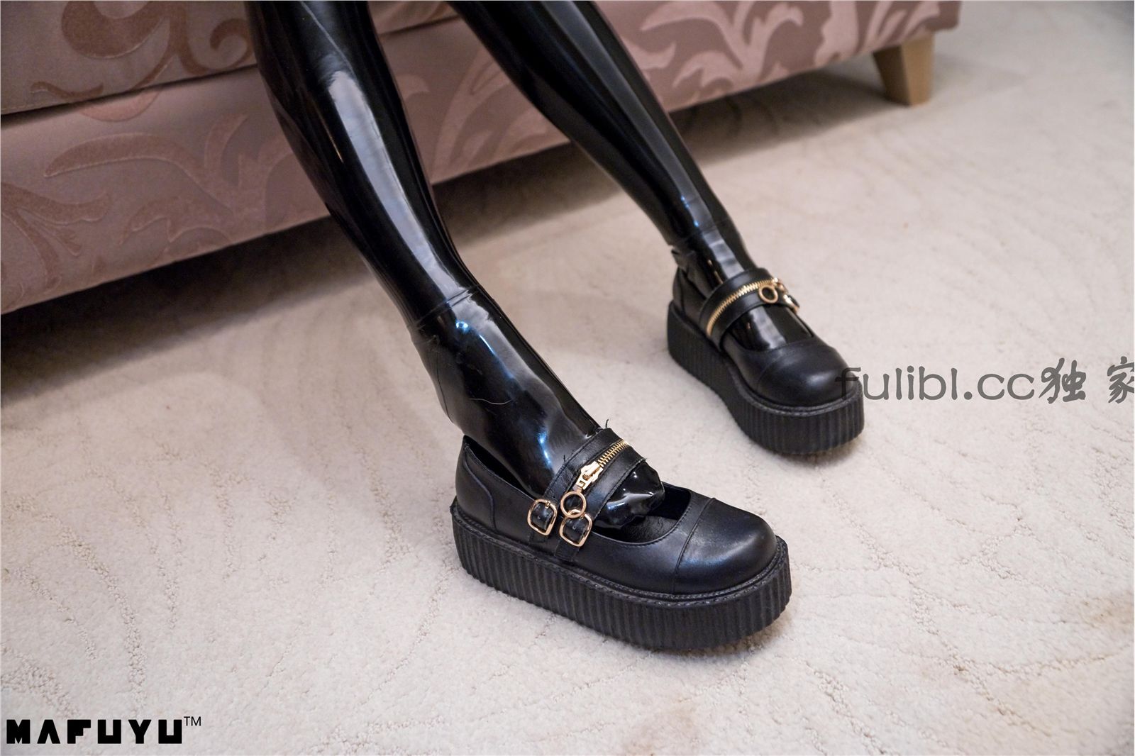 极品女神神楽板真冬Discovery探索频道胶袜特辑