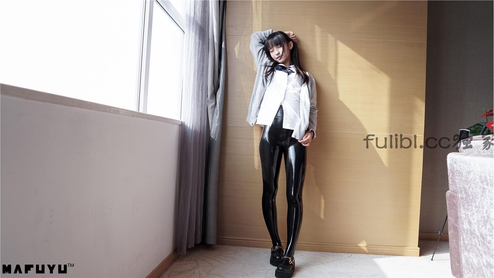 极品女神神楽板真冬Discovery探索频道胶袜特辑