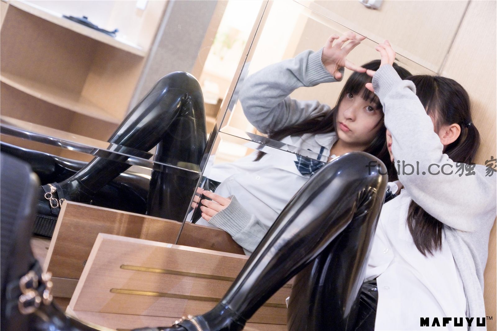 极品女神神楽板真冬Discovery探索频道胶袜特辑