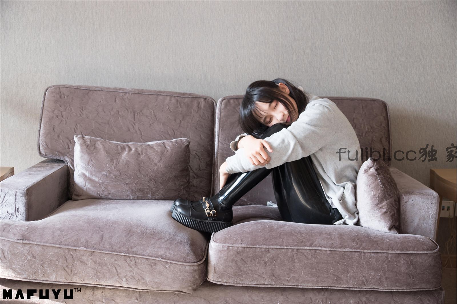 极品女神神楽板真冬Discovery探索频道胶袜特辑