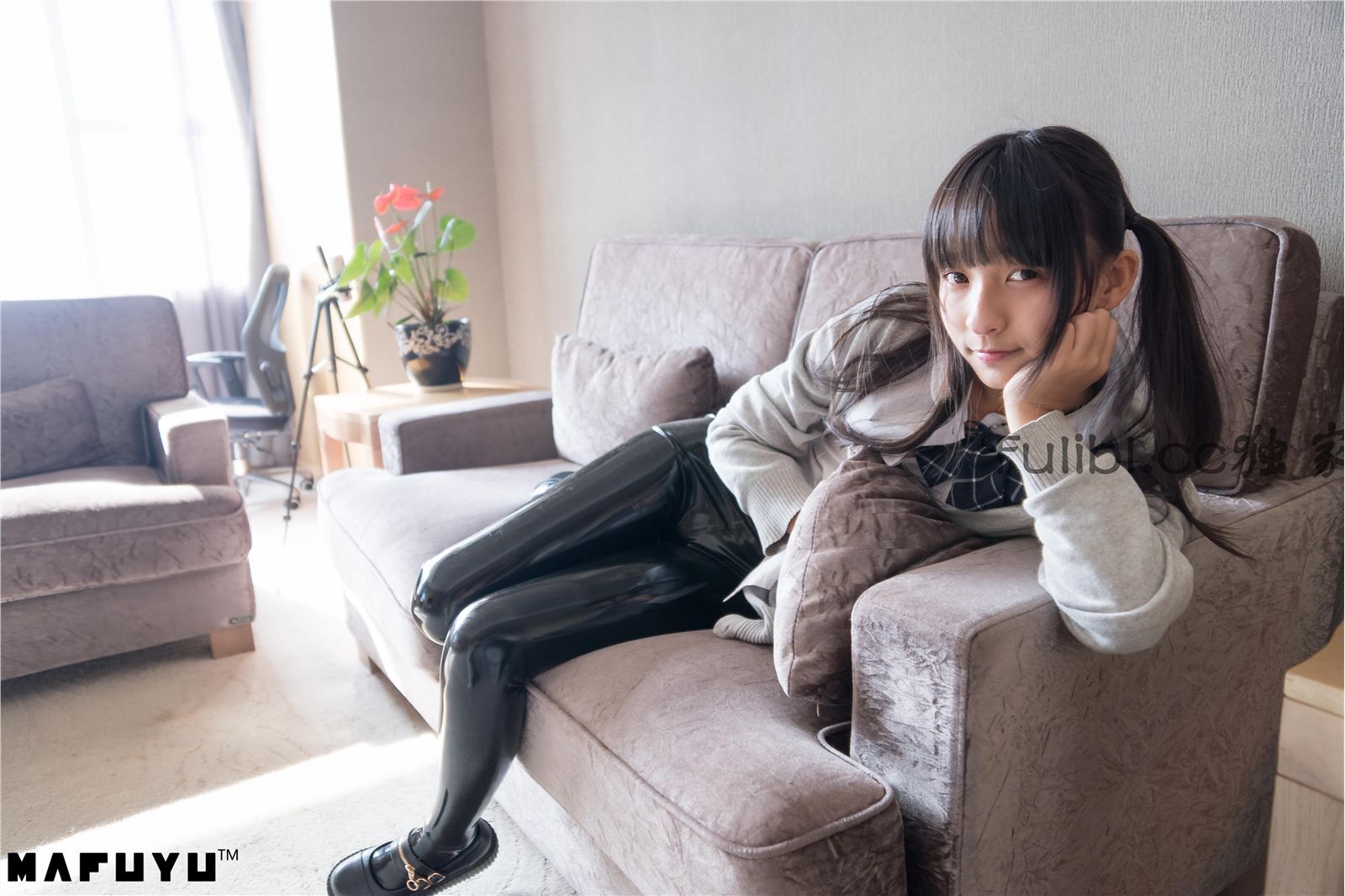 极品女神神楽板真冬Discovery探索频道胶袜特辑